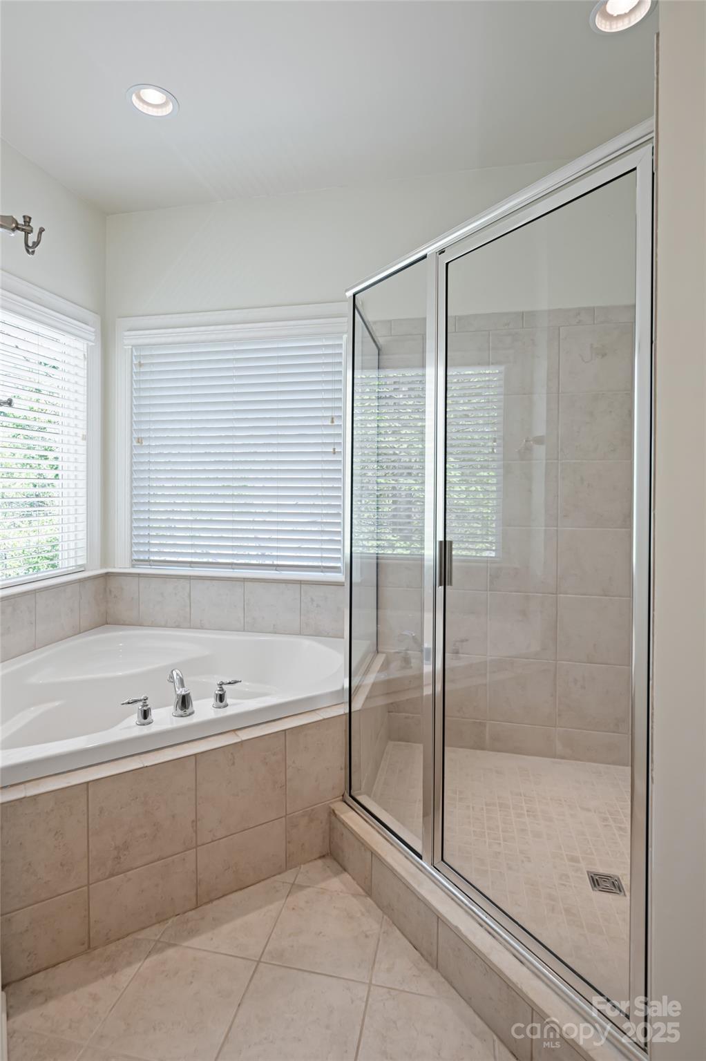 11 La Rue Court Property Photo 20