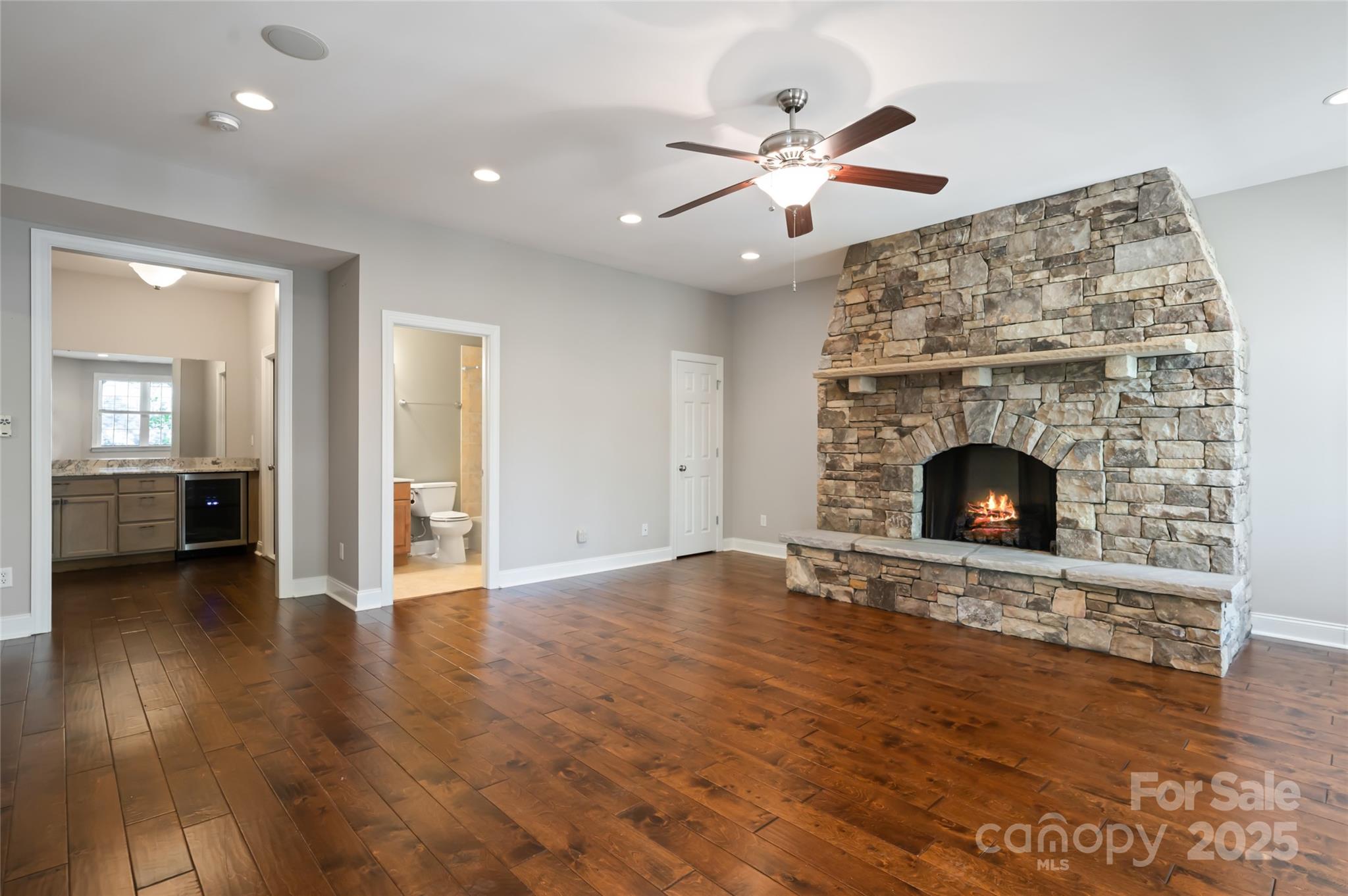 11 La Rue Court Property Photo 23