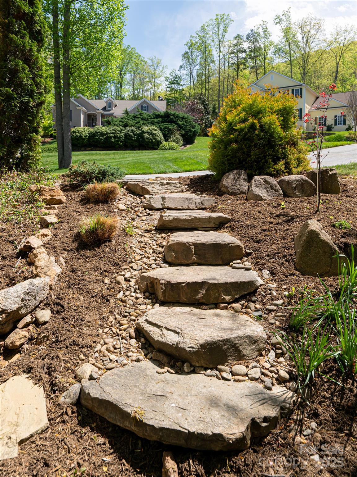 11 La Rue Court Property Photo 28