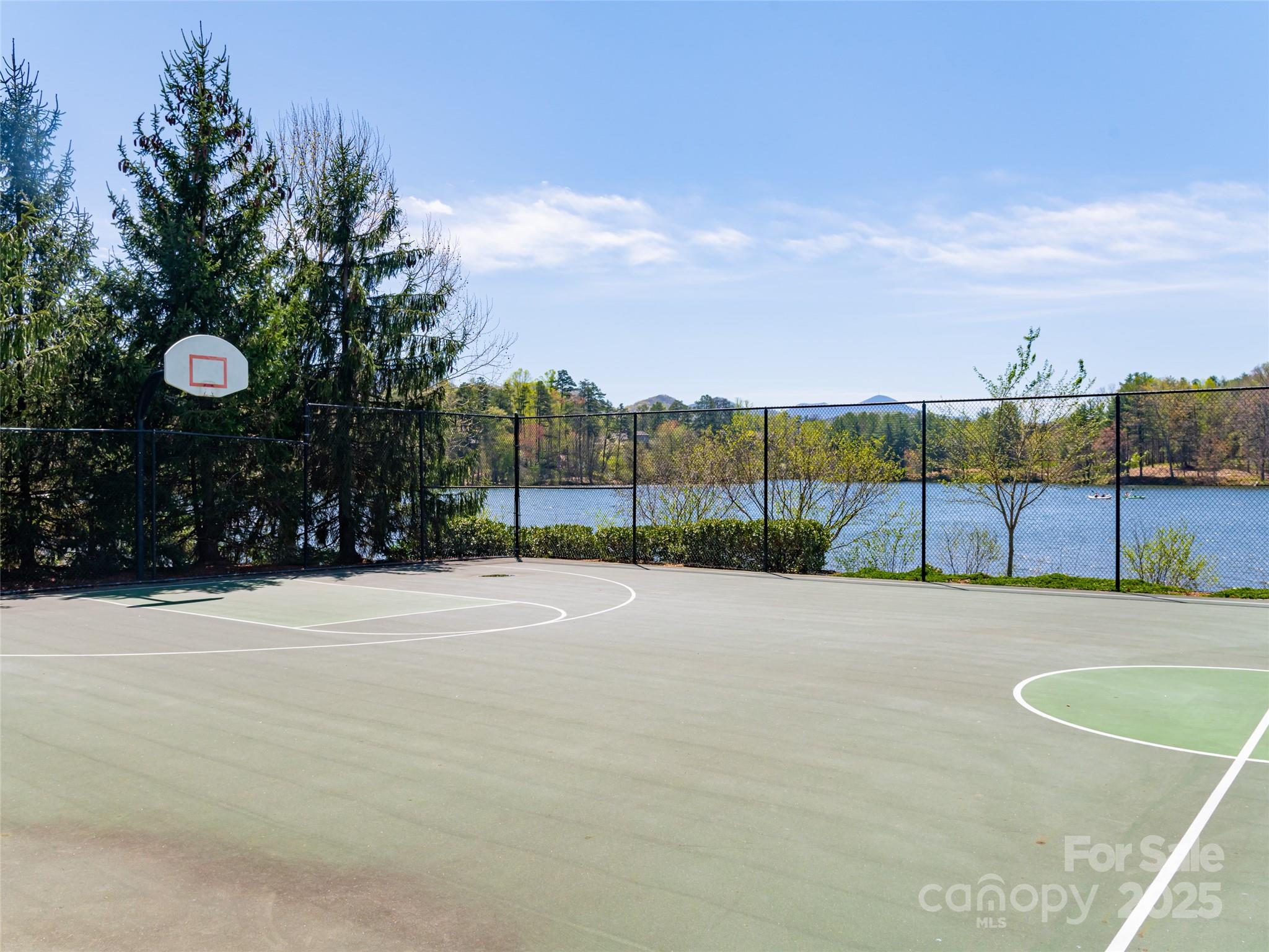 11 La Rue Court Property Photo 42