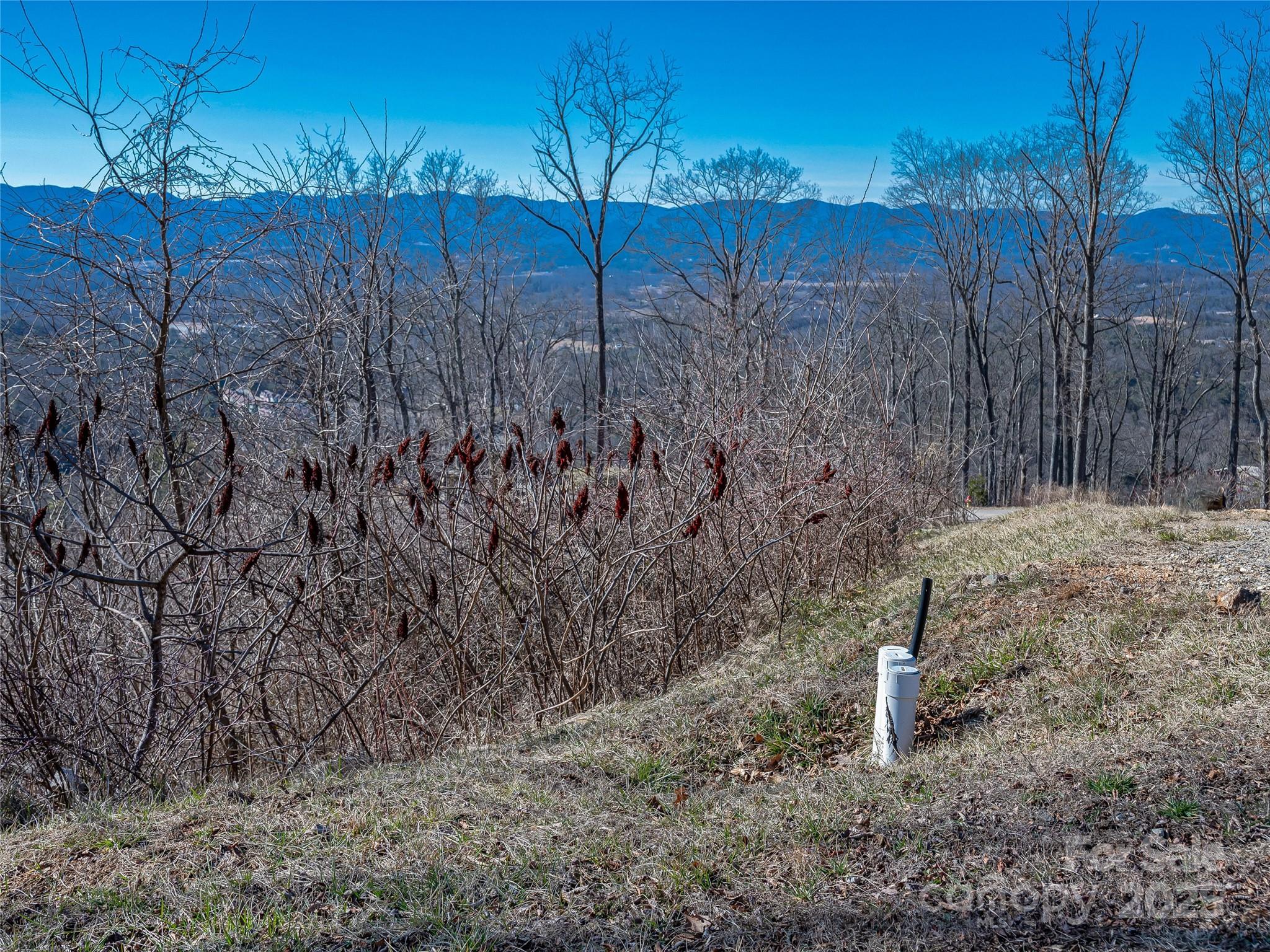 5 Soaring Hawk View 14 Property Photo 7