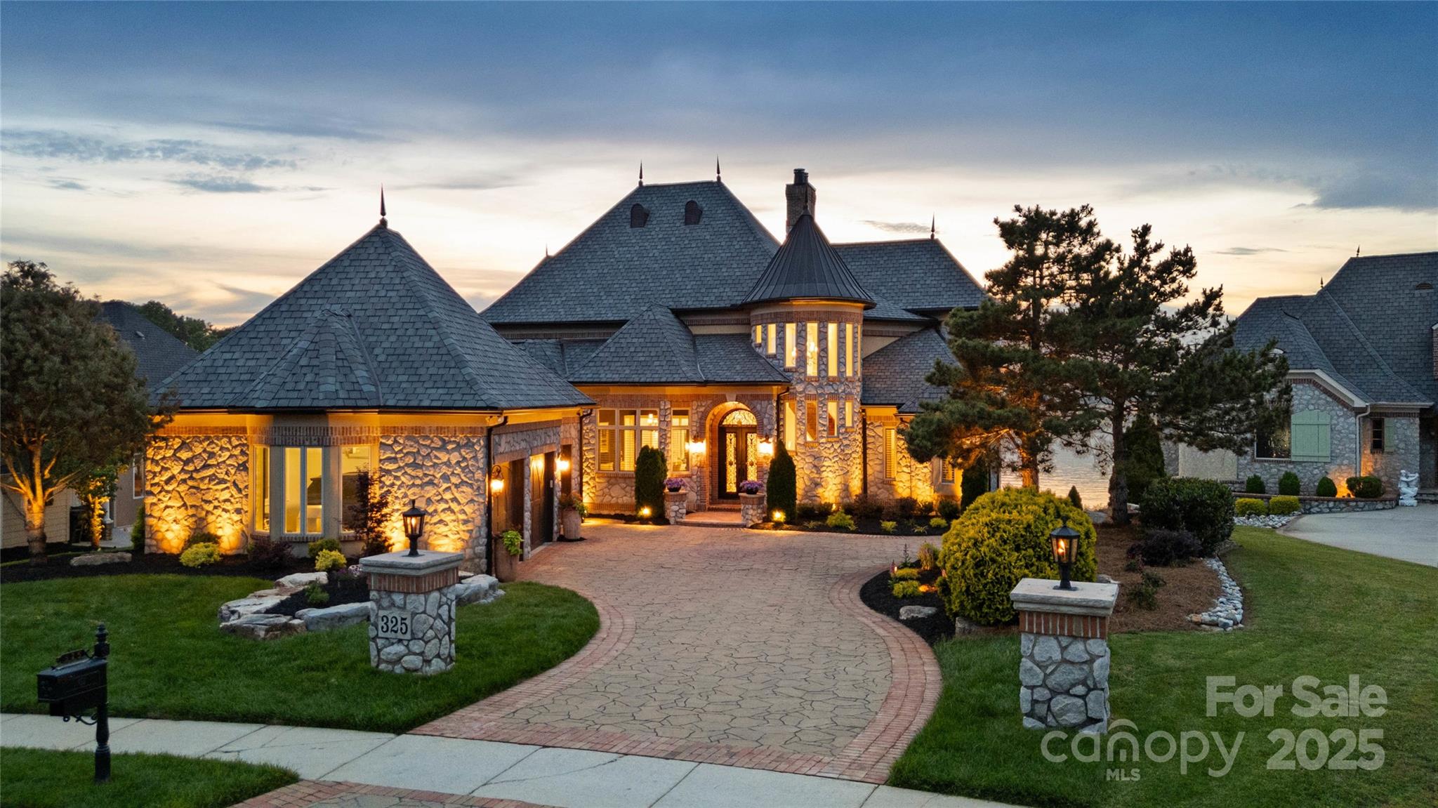 325 Ivy Arbor Circle Property Photo