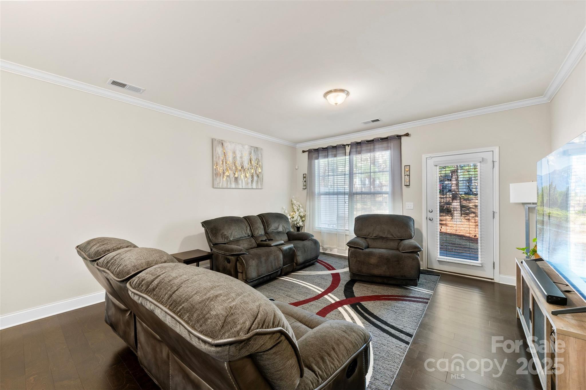 1212 Croft Drive Property Photo 8