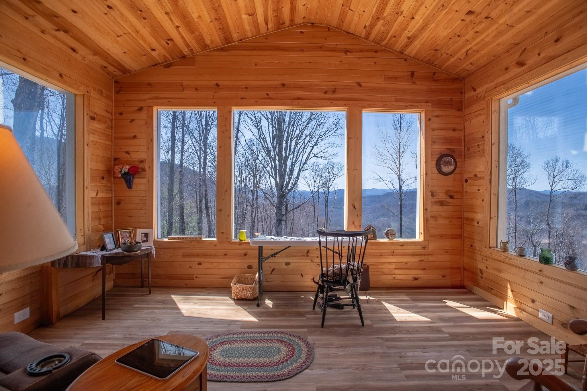 261 Nicholas Knoll Road Property Photo