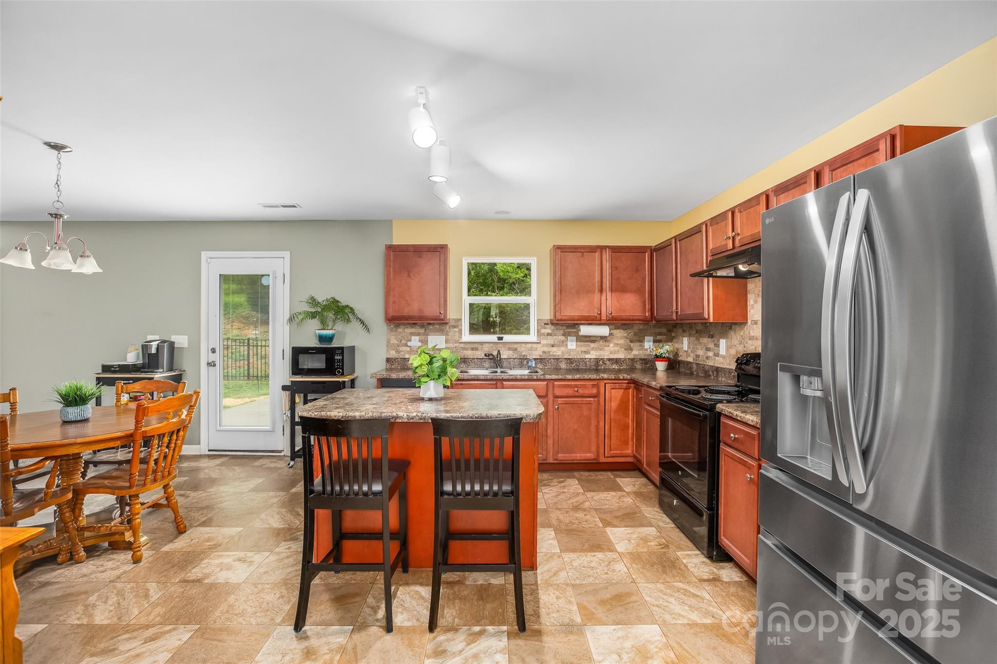 200 Boysenberry Drive Property Photo 13