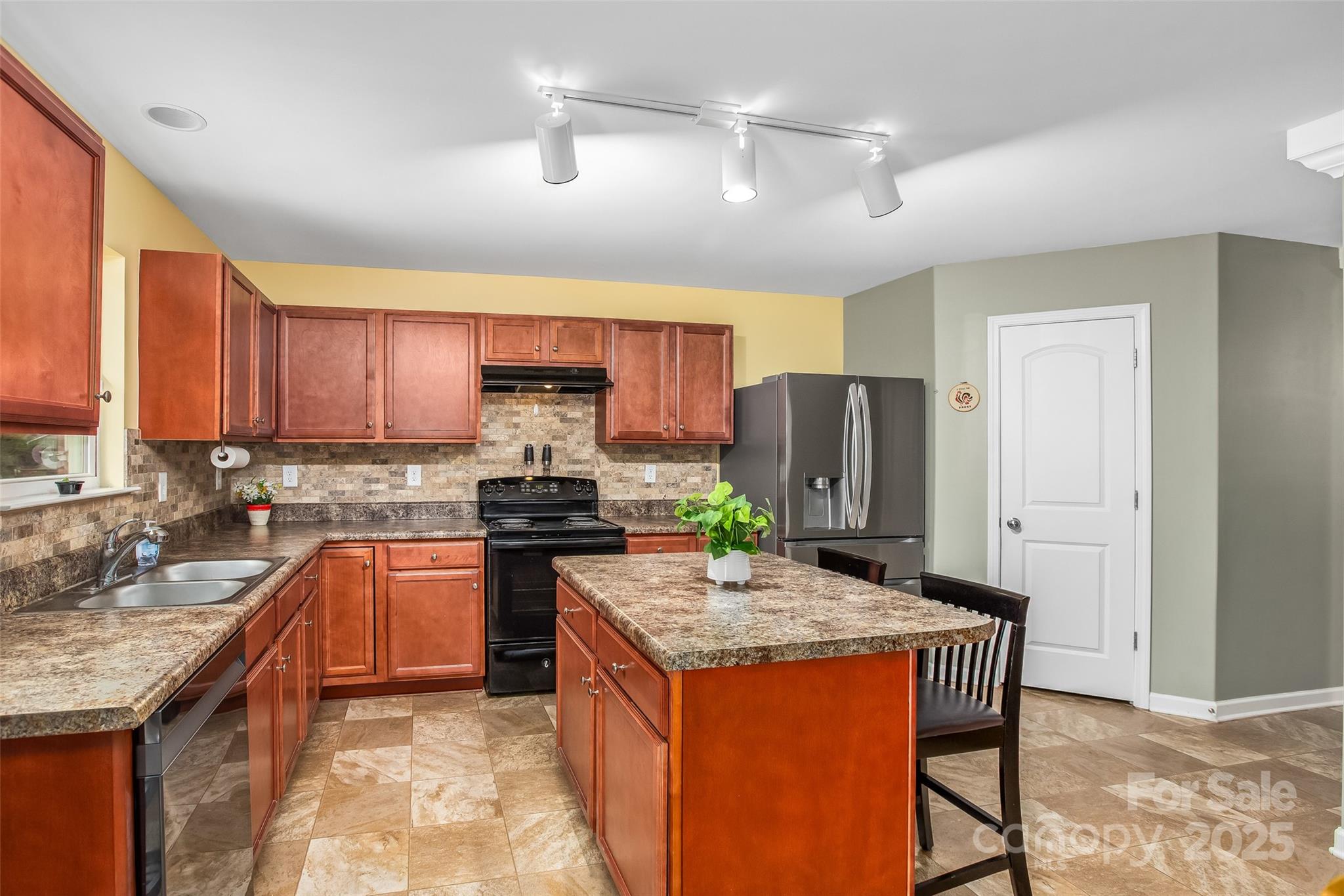 200 Boysenberry Drive Property Photo 15