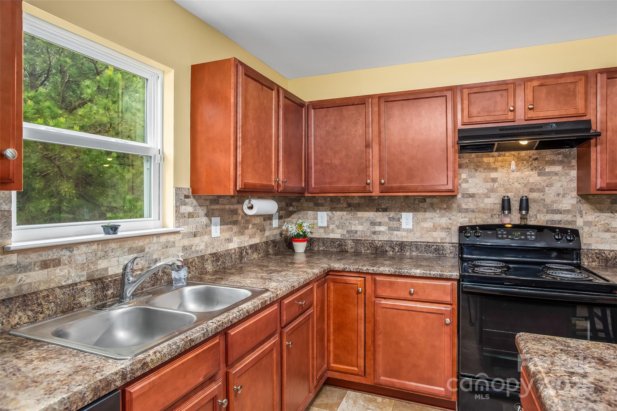 200 Boysenberry Drive Property Photo 16