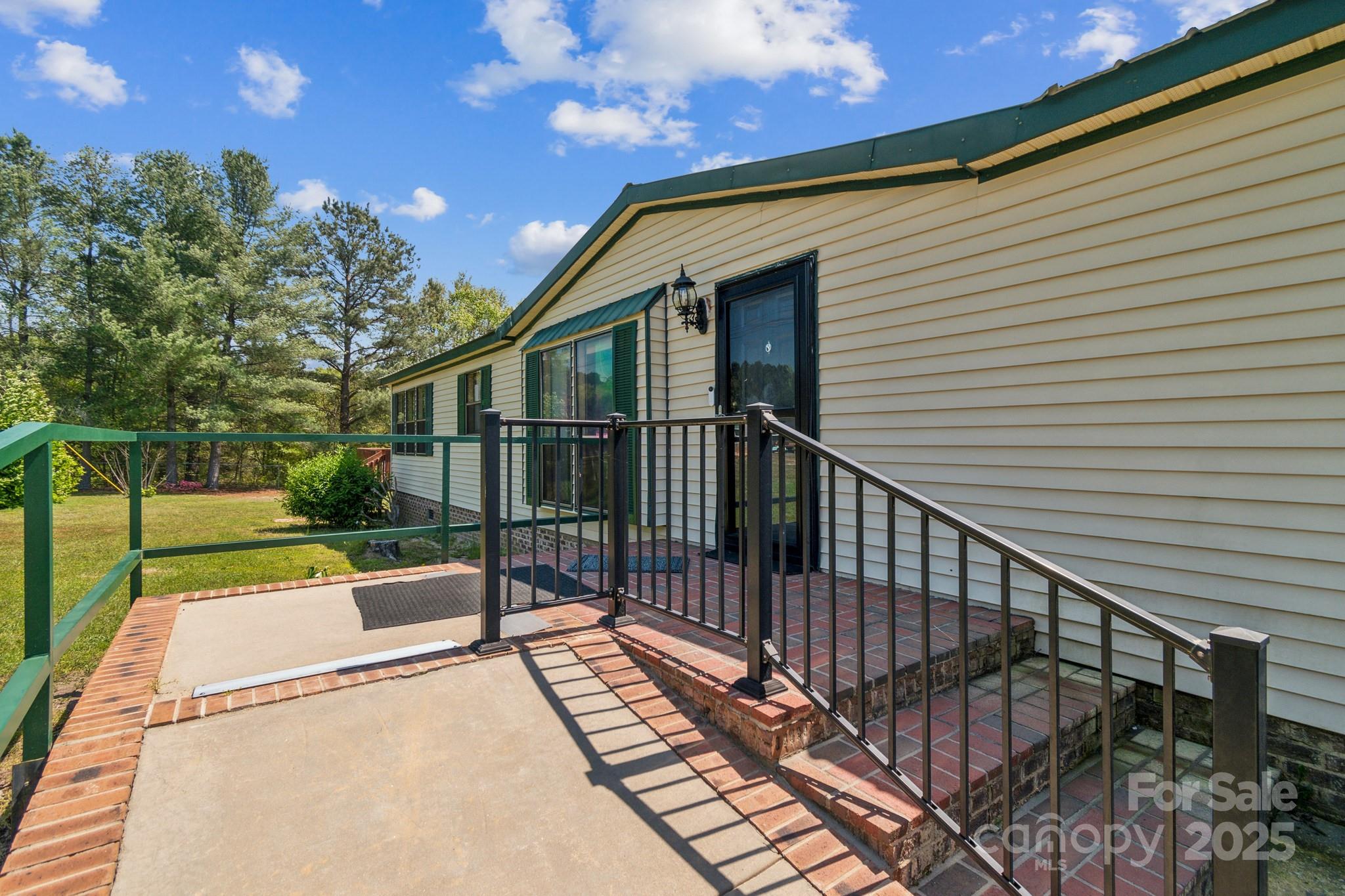 Chesterfield Ruby Real Estate Listings Main Image