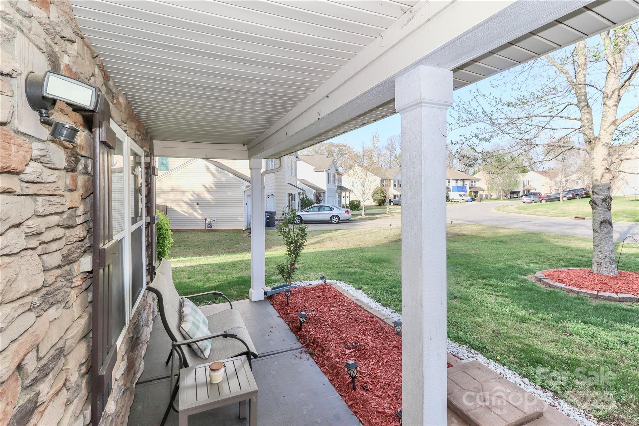 1135 Valley Street Property Photo 5