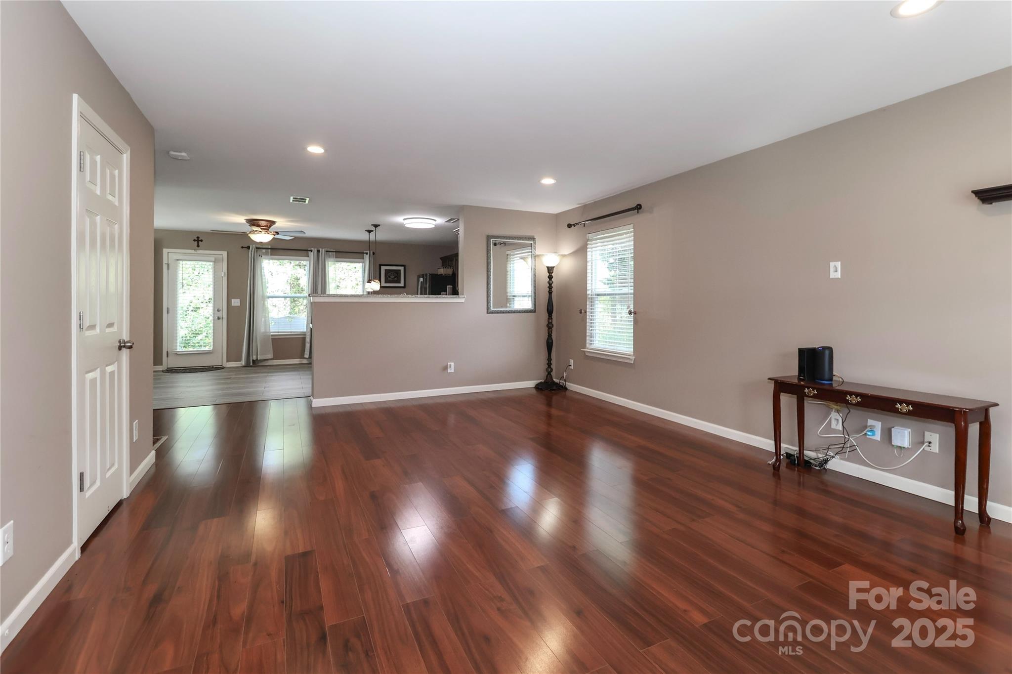 1135 Valley Street Property Photo 7