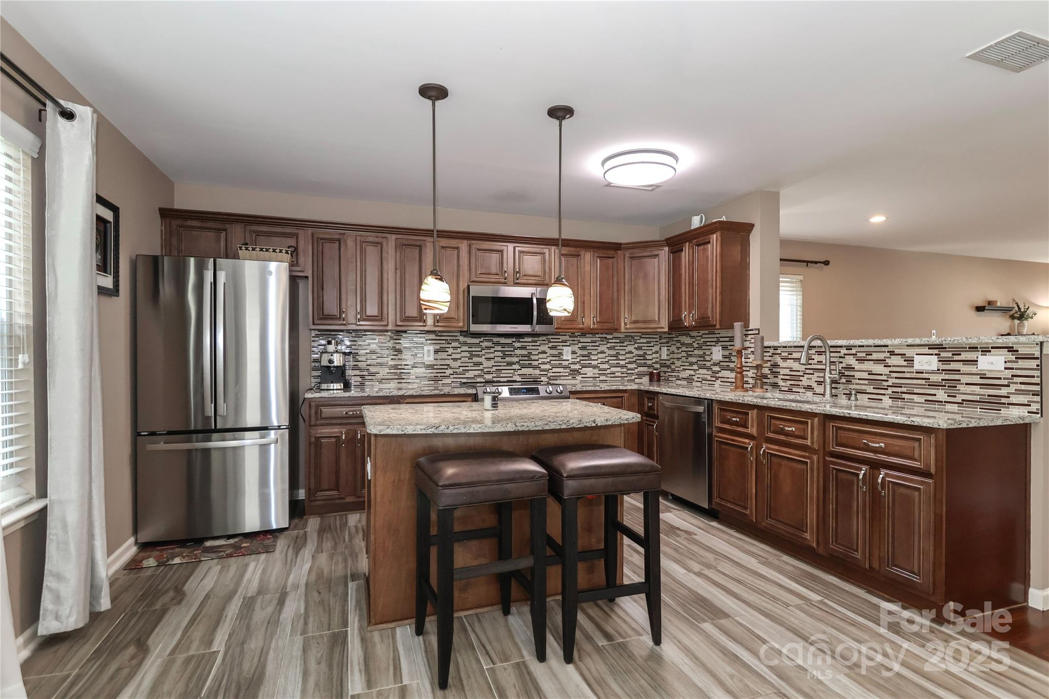 1135 Valley Street Property Photo 13