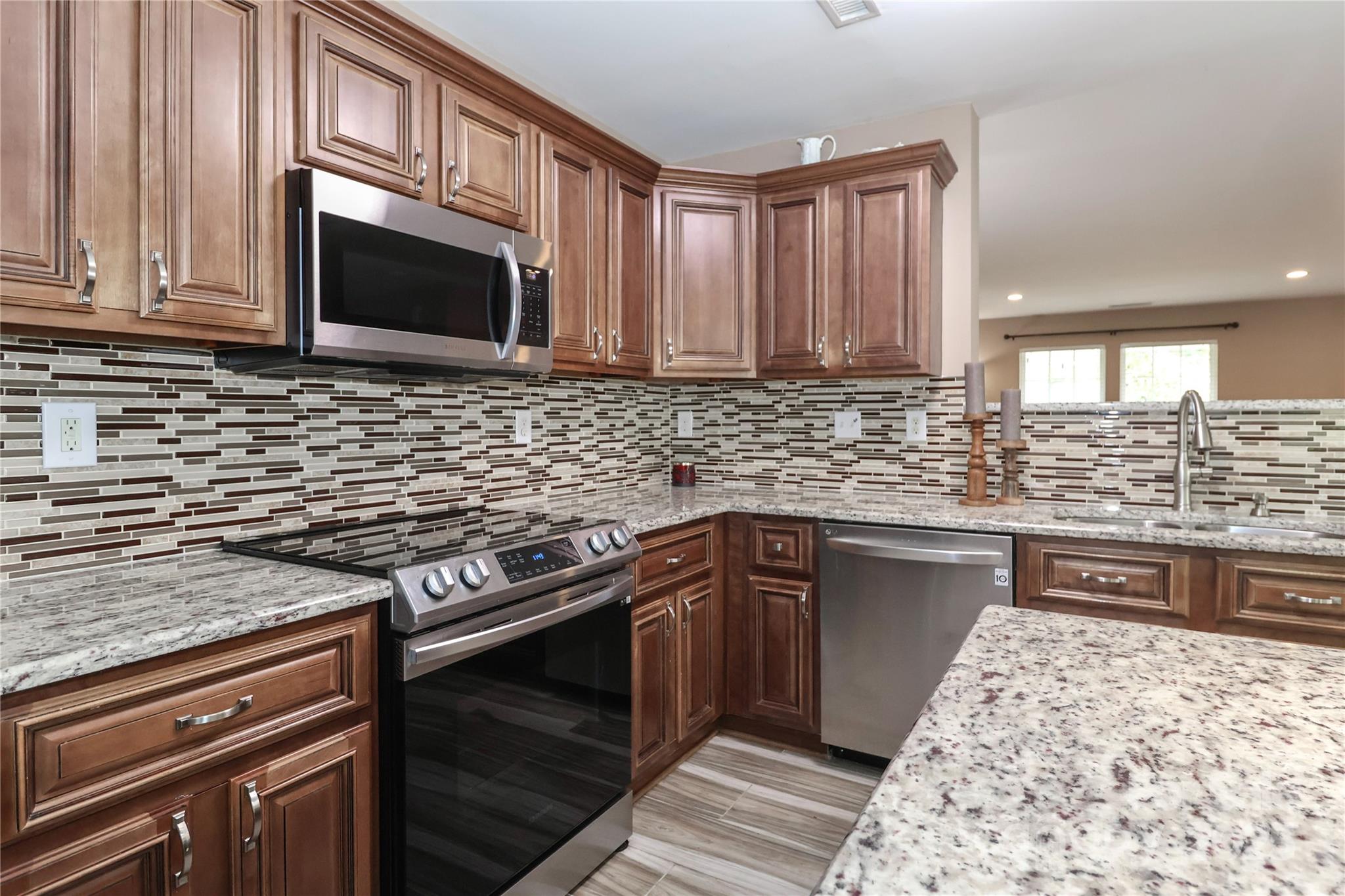 1135 Valley Street Property Photo 18