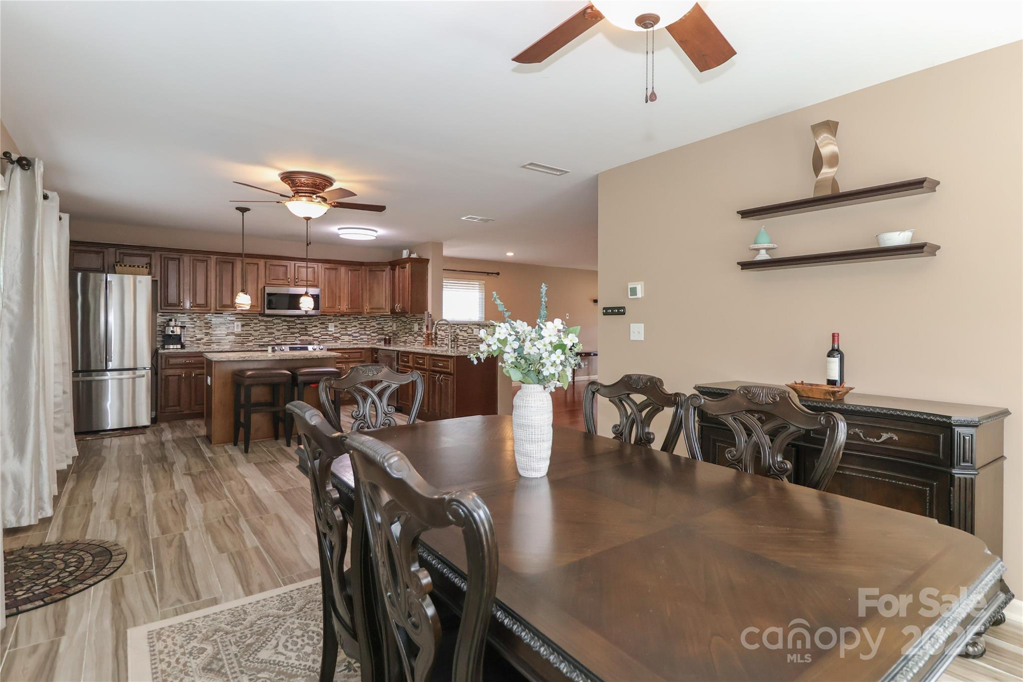 1135 Valley Street Property Photo 24