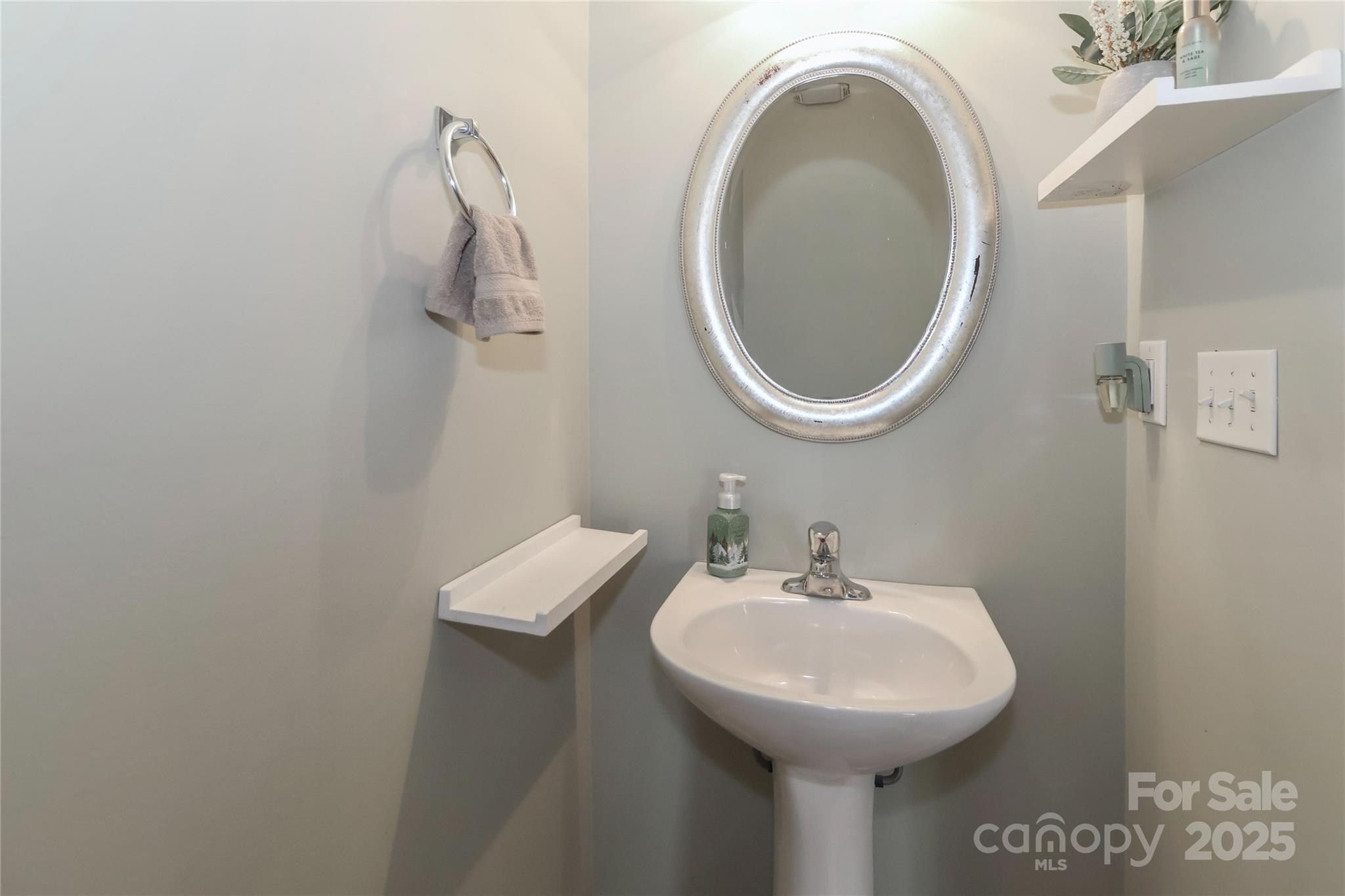 1135 Valley Street Property Photo 25