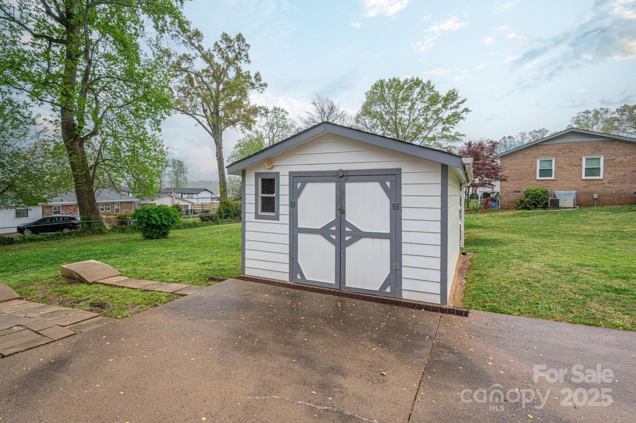 205 Gamble Avenue Property Photo 35