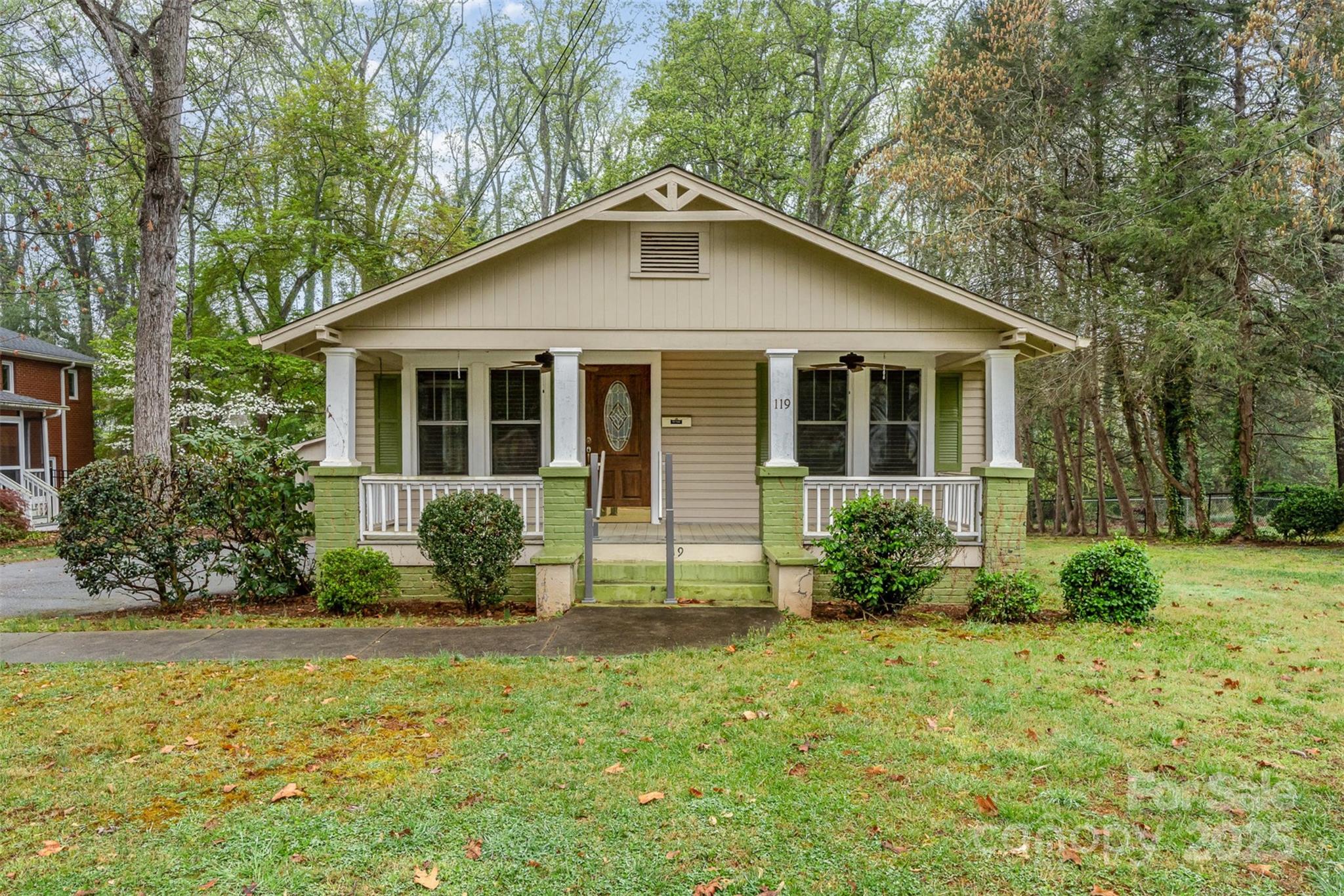 119 E End Avenue Property Photo