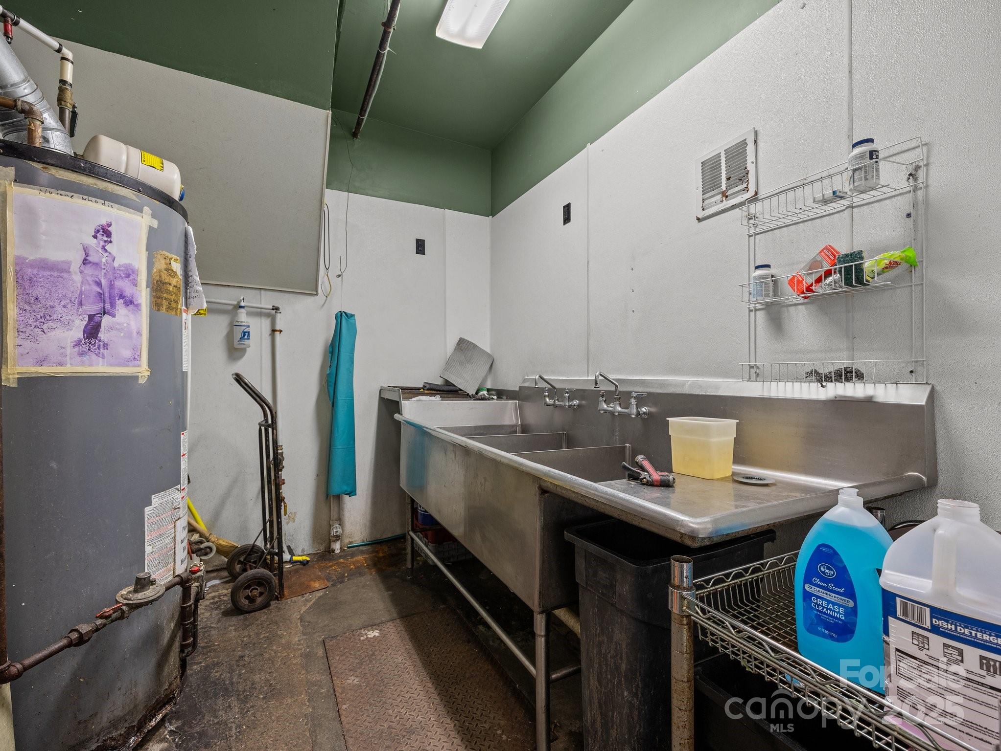 111 Broadway Street 1 Property Photo 27