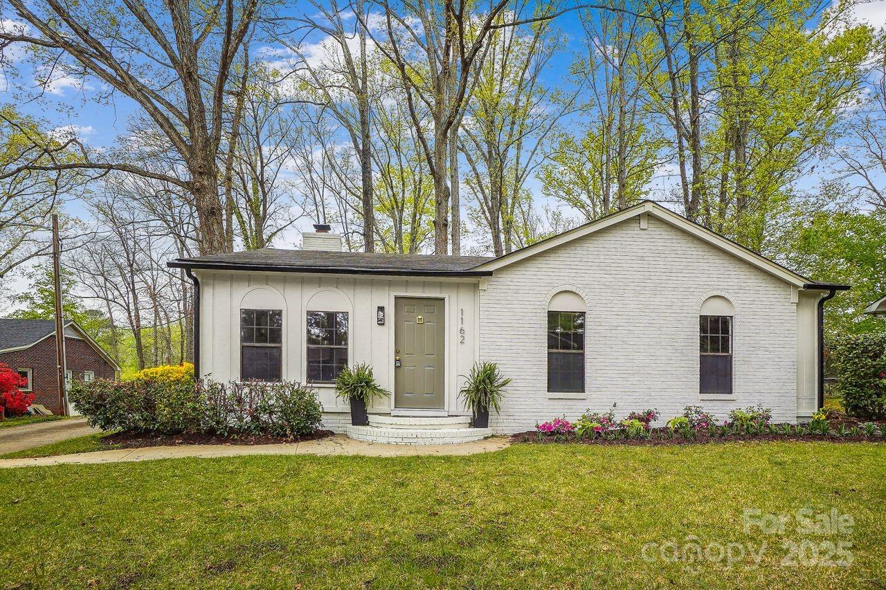 1162 Westover Circle Property Photo 1