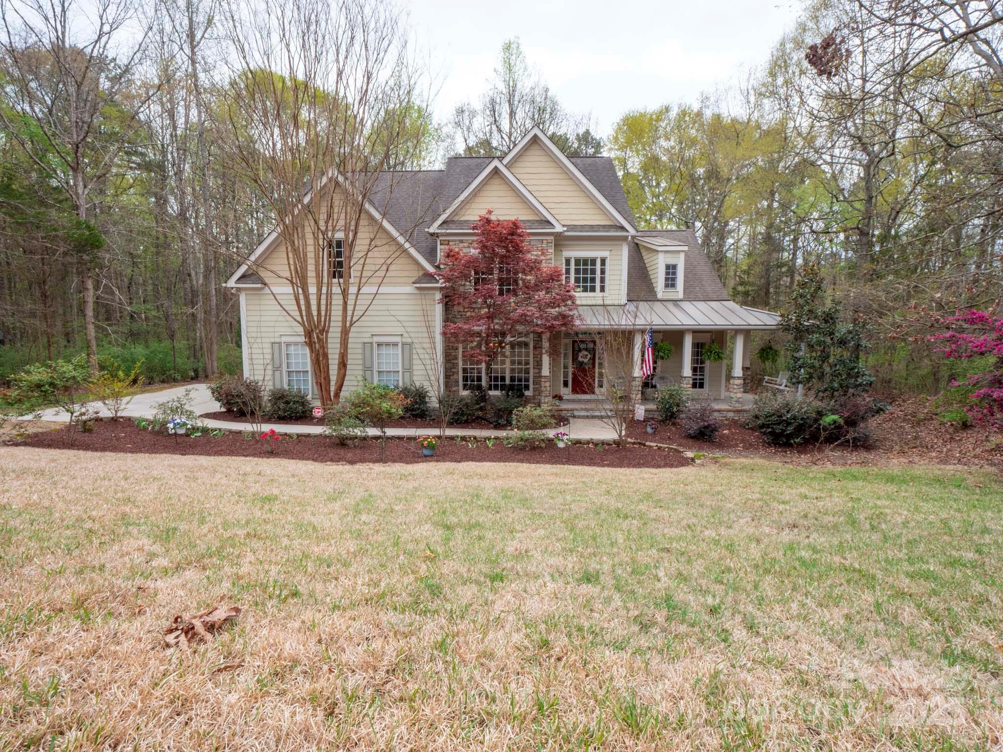 Abbington Woods Real Estate Listings Main Image