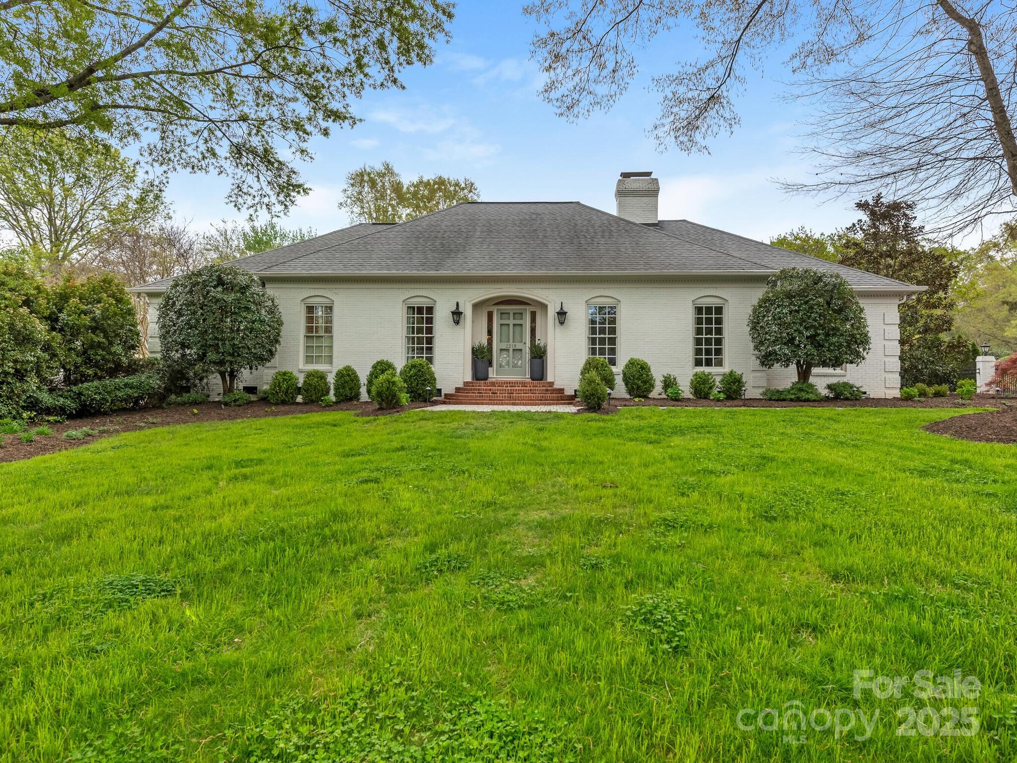 2219 Richardson Drive Property Photo