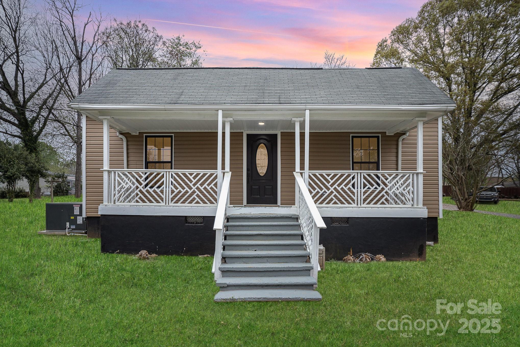 308 Birch Street Property Photo