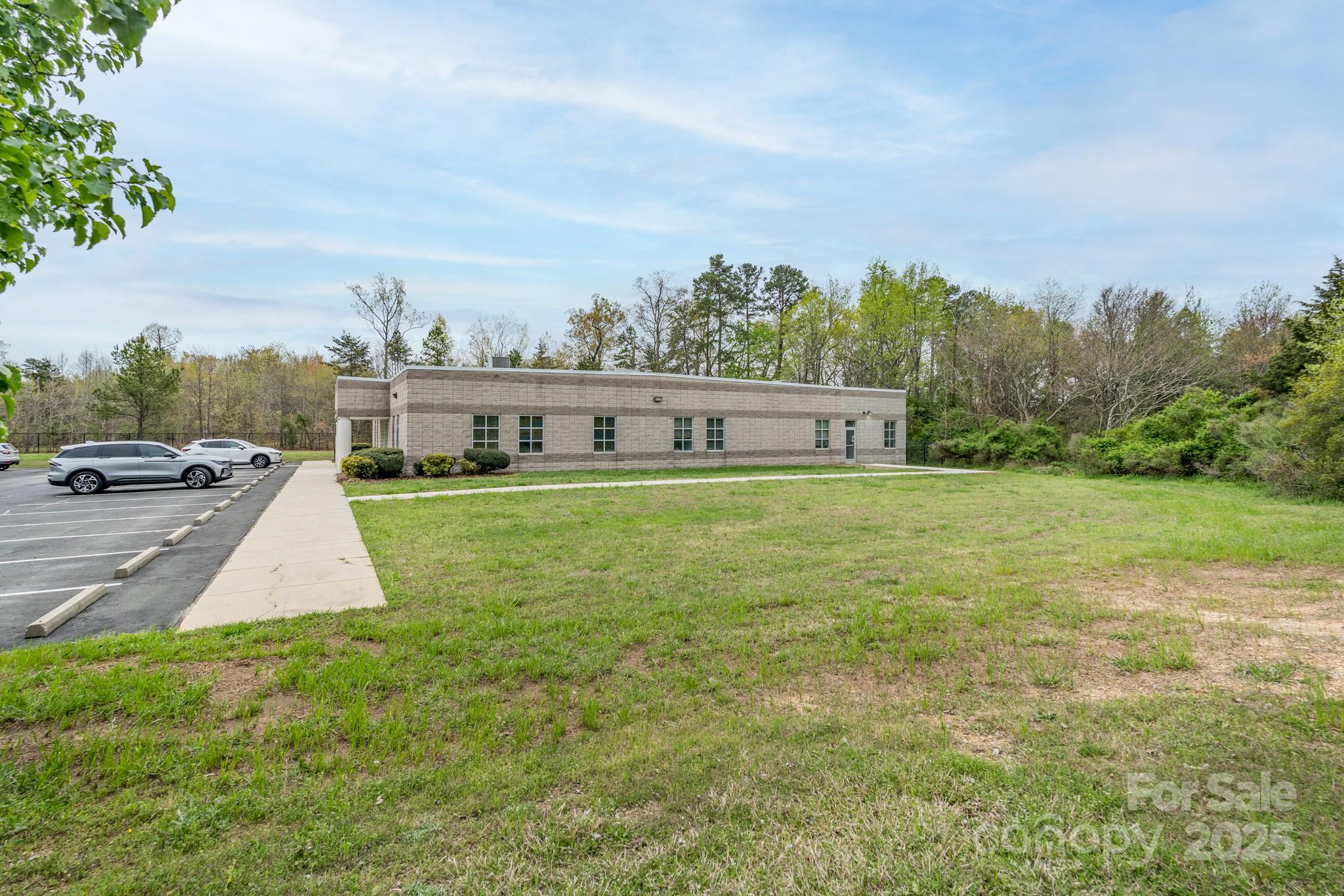 702 Henson Street Property Photo 7