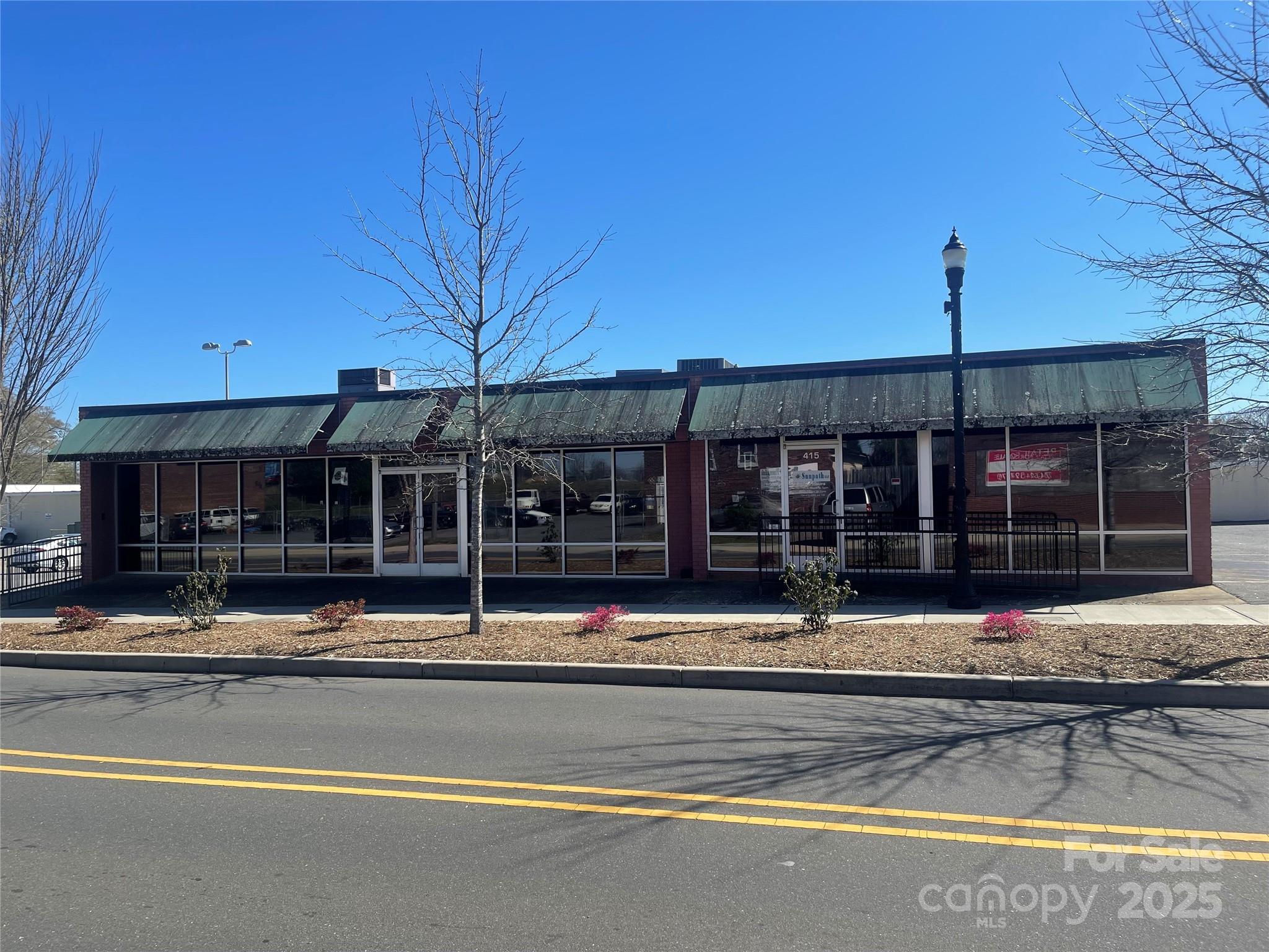 413 W Main Avenue Property Photo 1