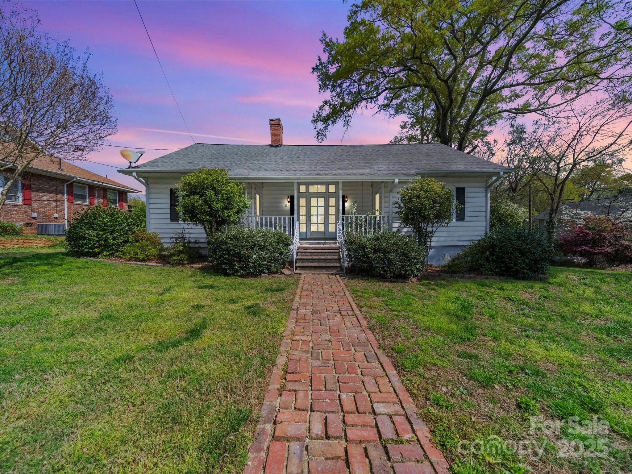 11 Tallassee Street Property Photo