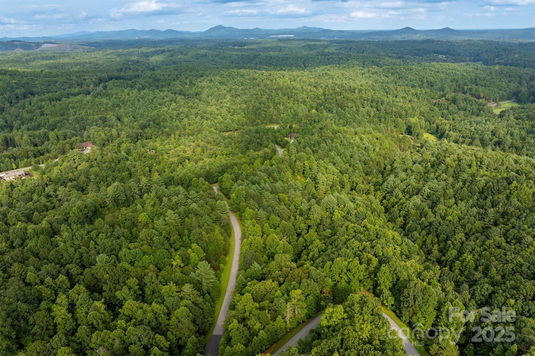 5 Round Mountain Parkway 5 Property Photo 3