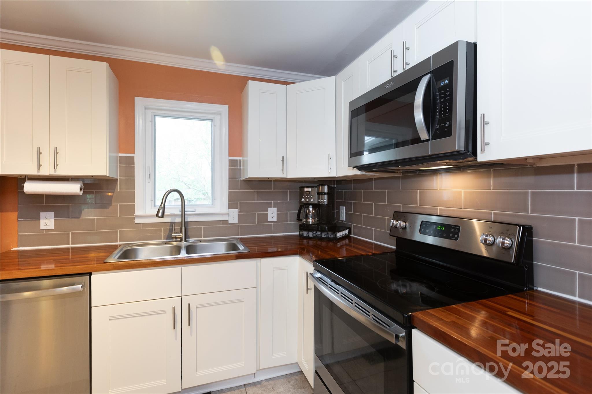 4244 Donnybrook Place Property Photo 10
