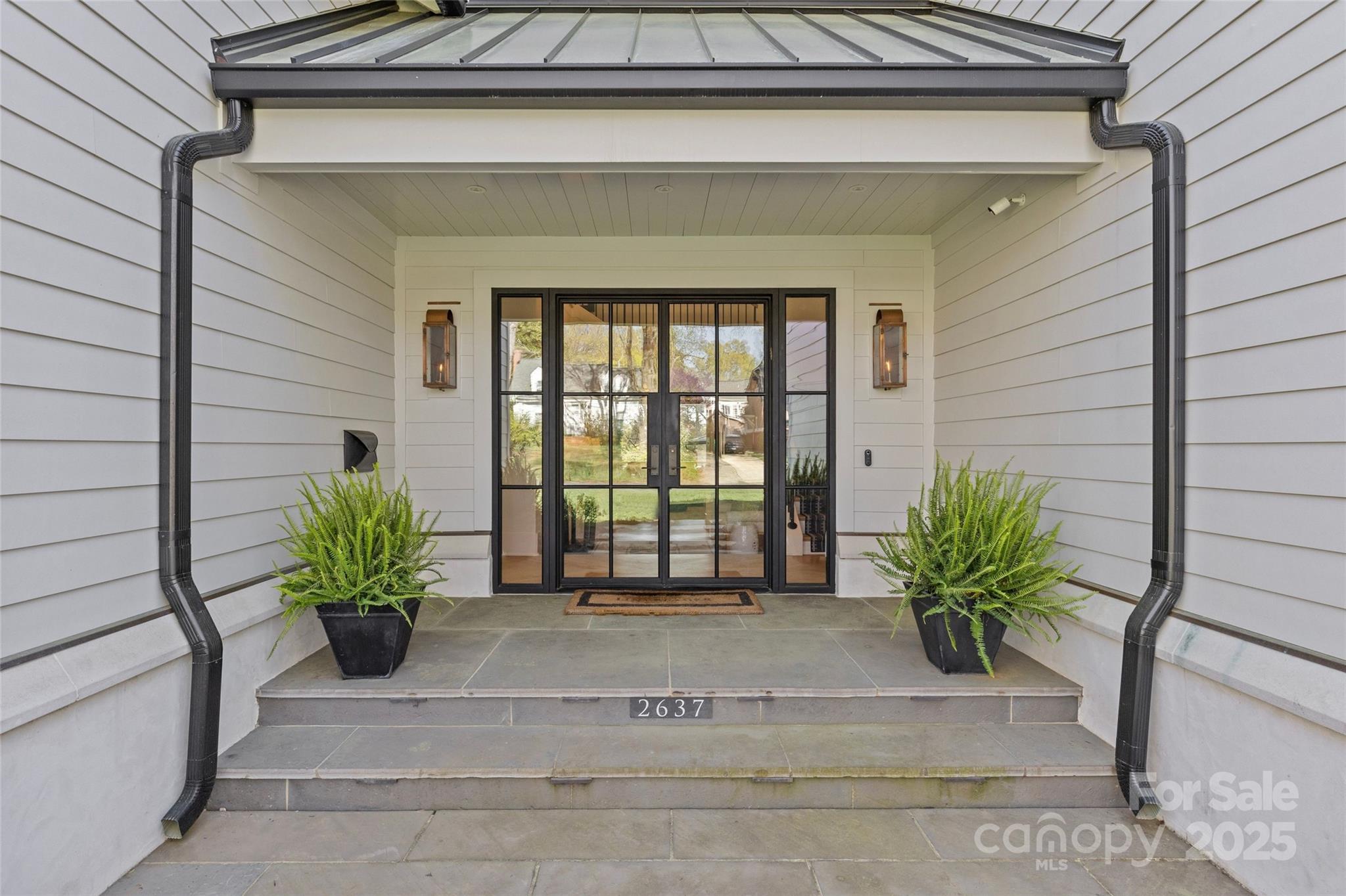 2637 Normandy Road Property Photo 2