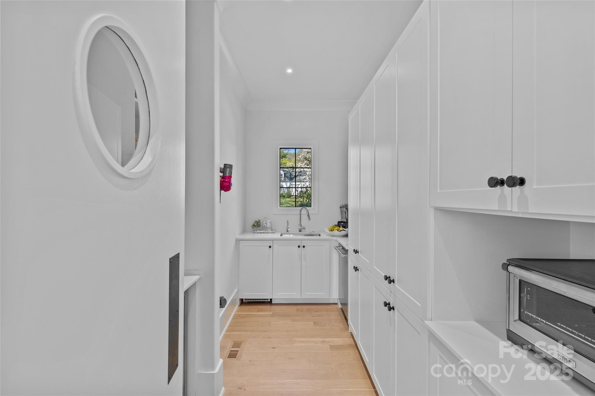 2637 Normandy Road Property Photo 12