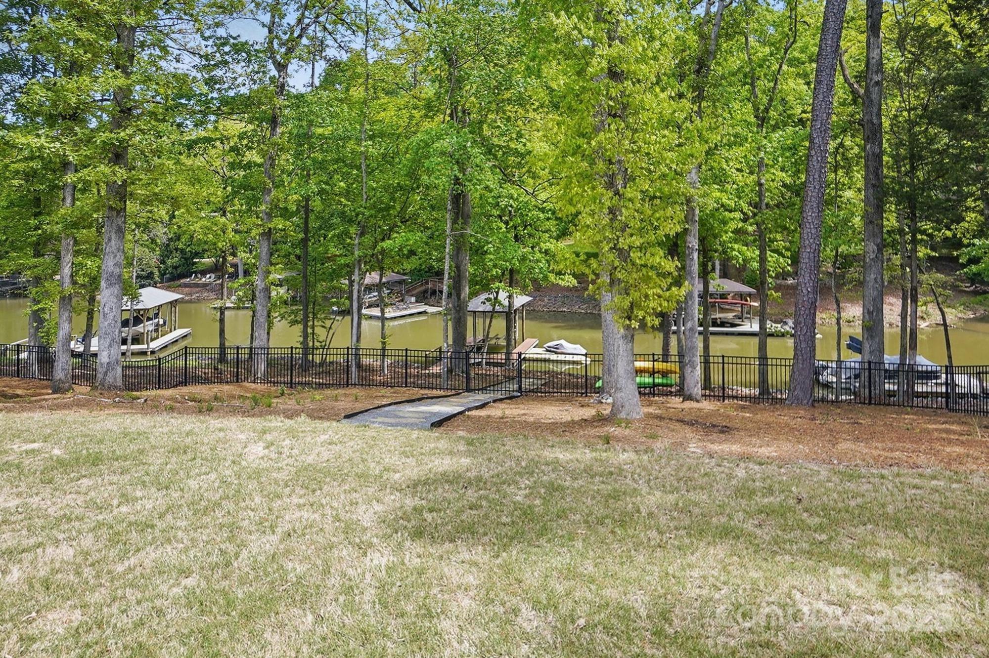 4120 Spring Cove Way Property Photo 2