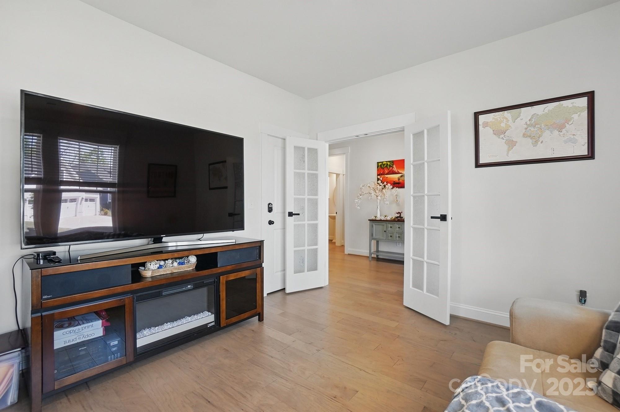 4120 Spring Cove Way Property Photo 6