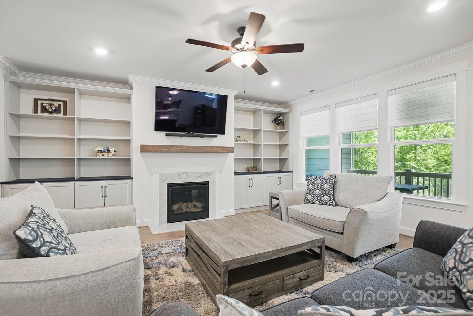 4120 Spring Cove Way Property Photo 7