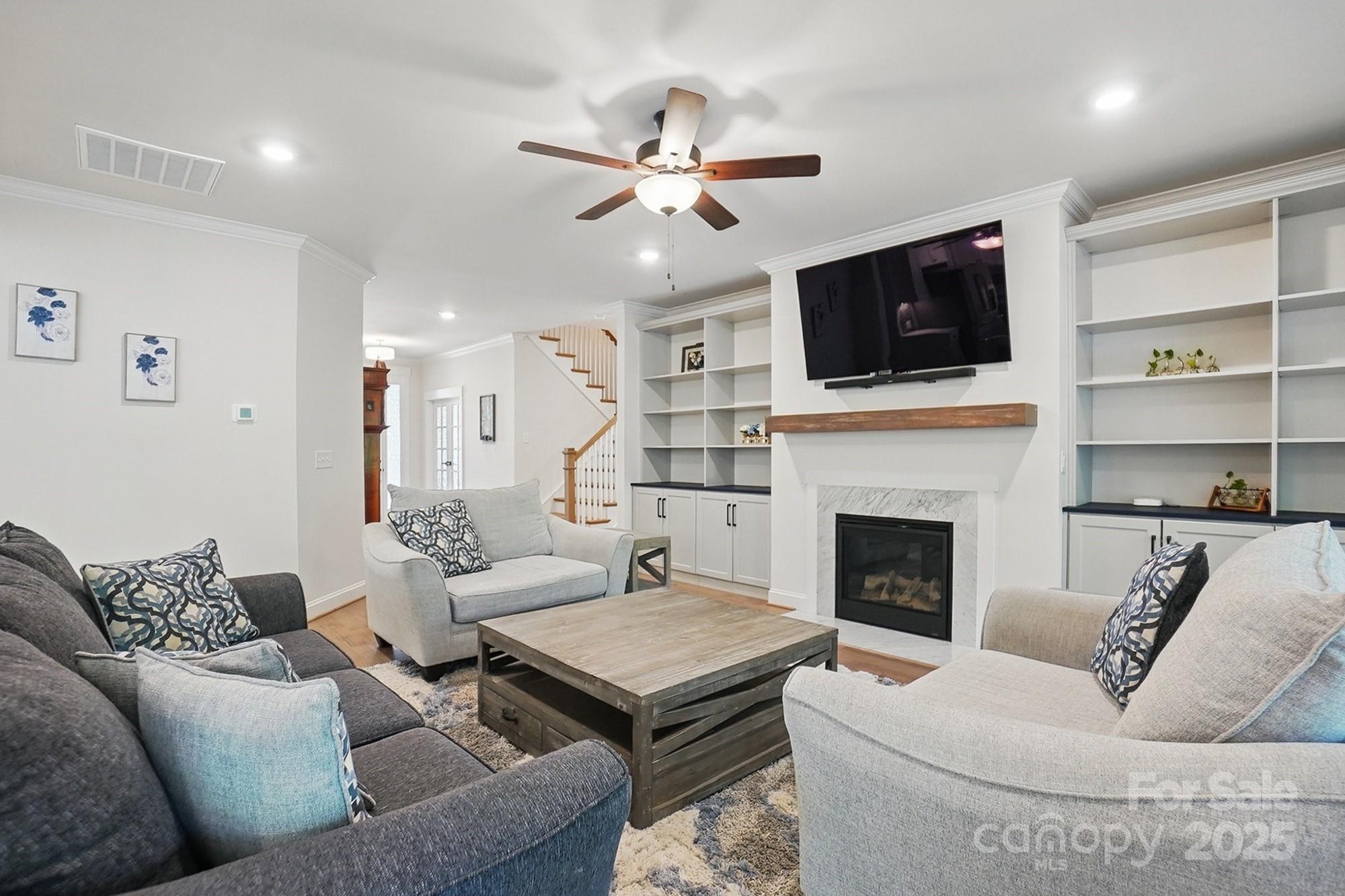 4120 Spring Cove Way Property Photo 8