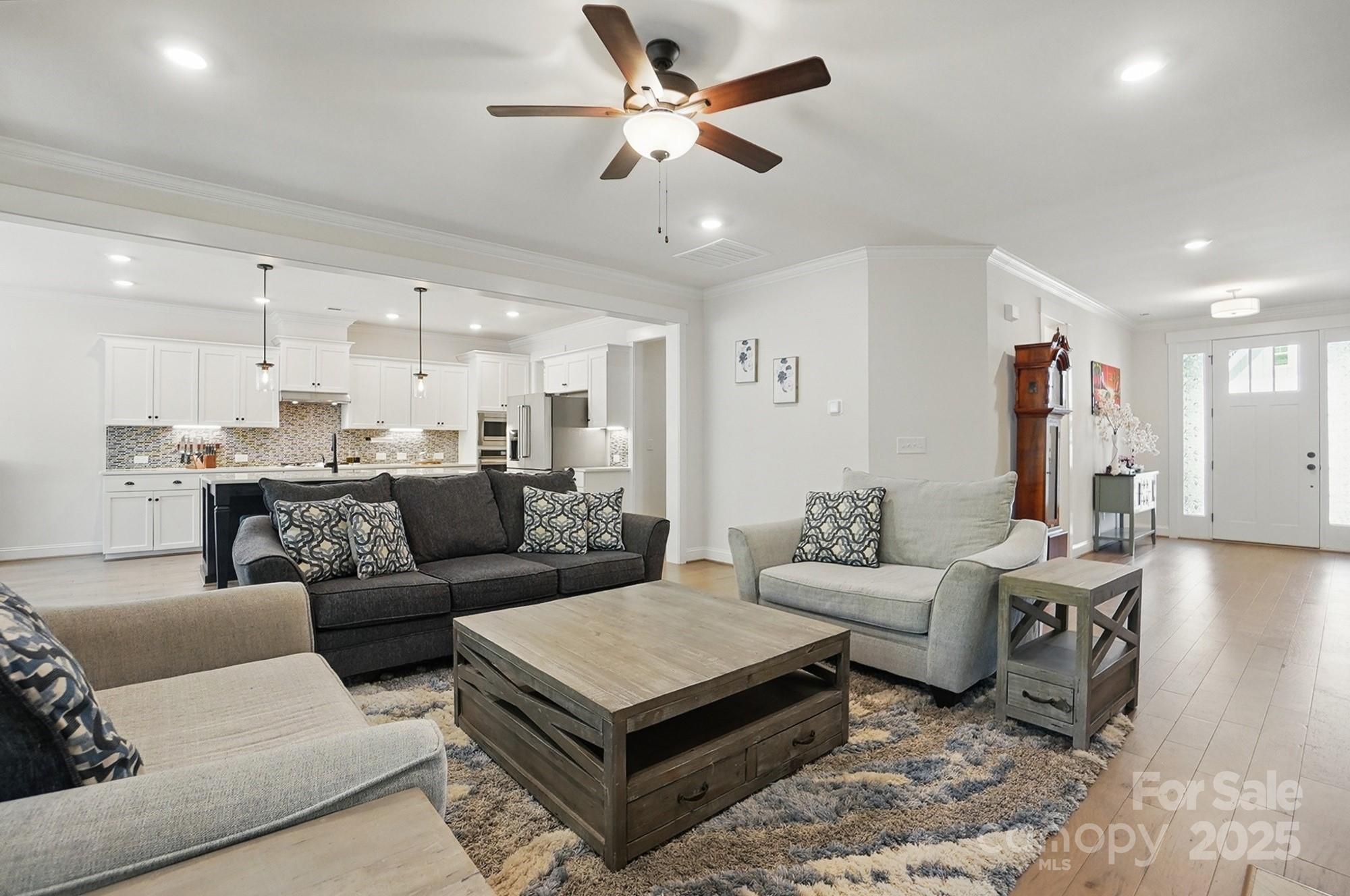 4120 Spring Cove Way Property Photo 9