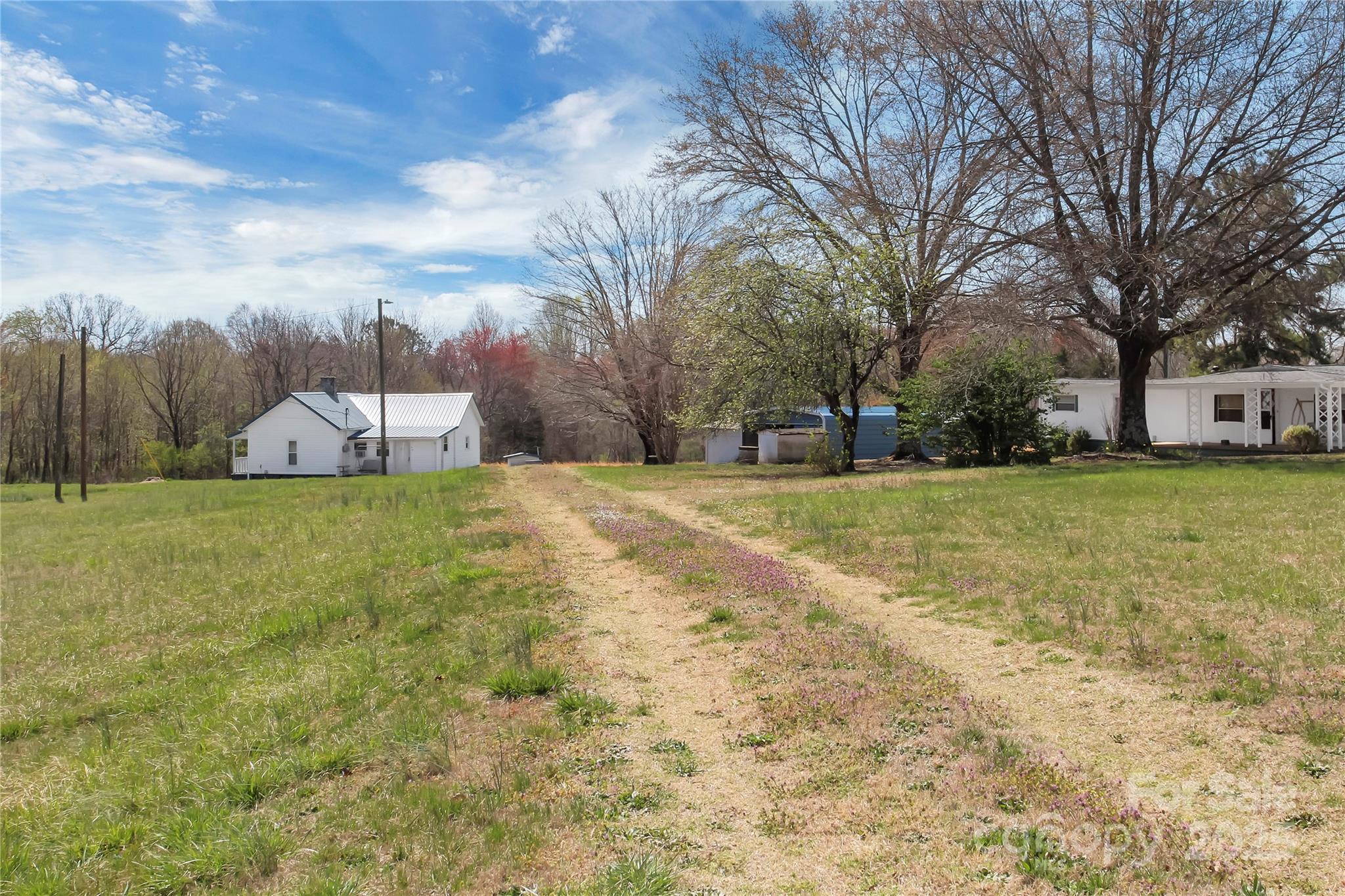 305 Old Belwood Road Property Photo
