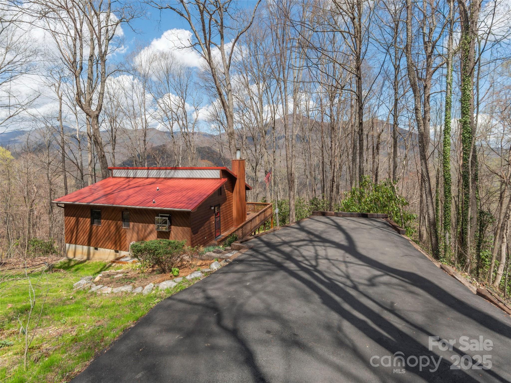 1384 Summit Drive Property Photo