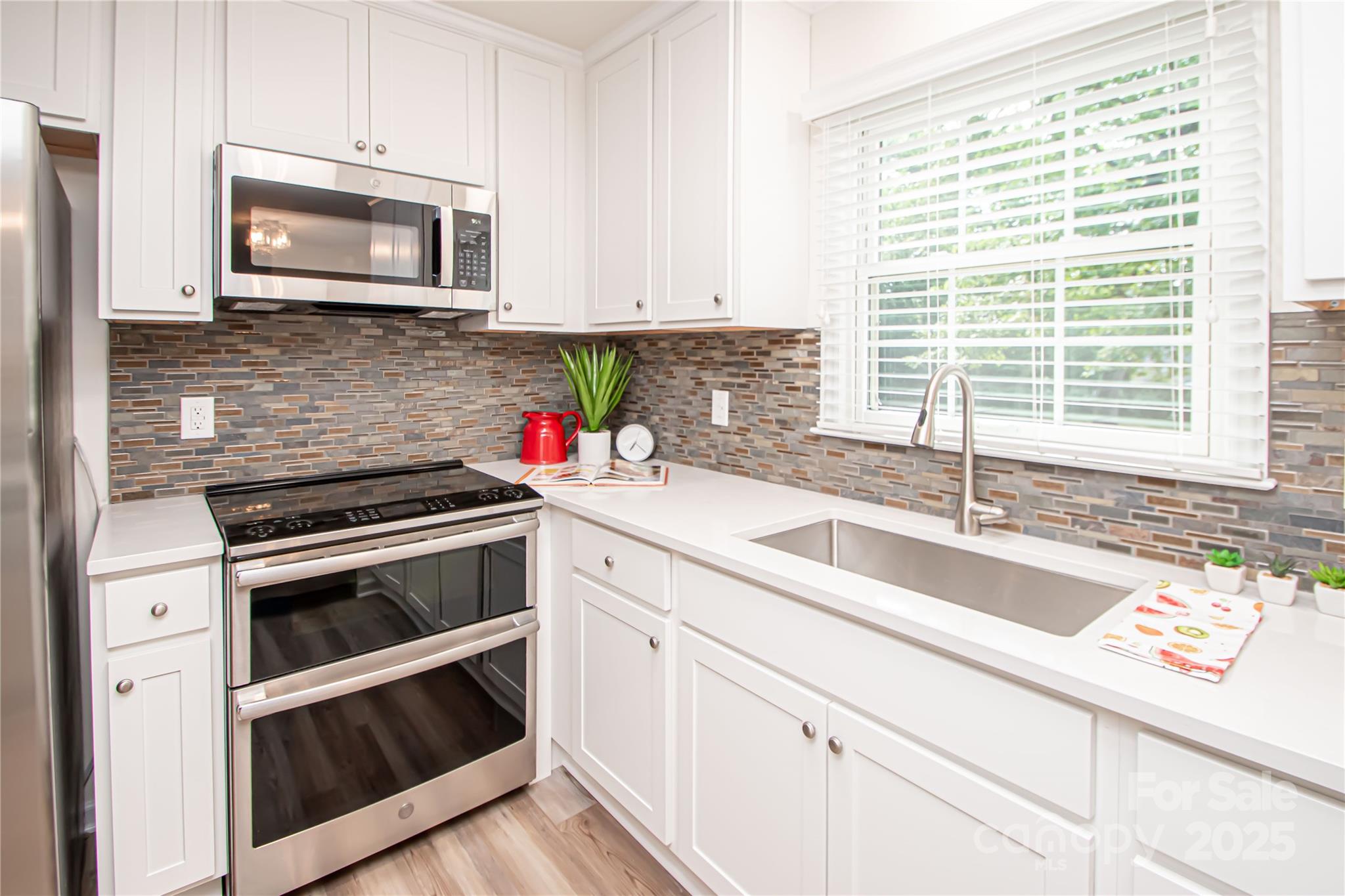 7111 Sythe Court Property Photo 15