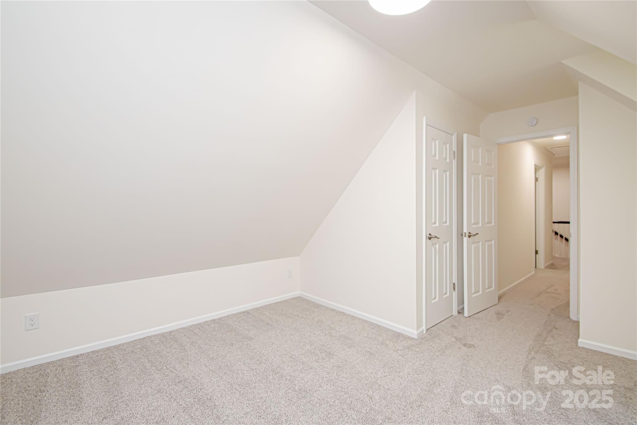 7111 Sythe Court Property Photo 34