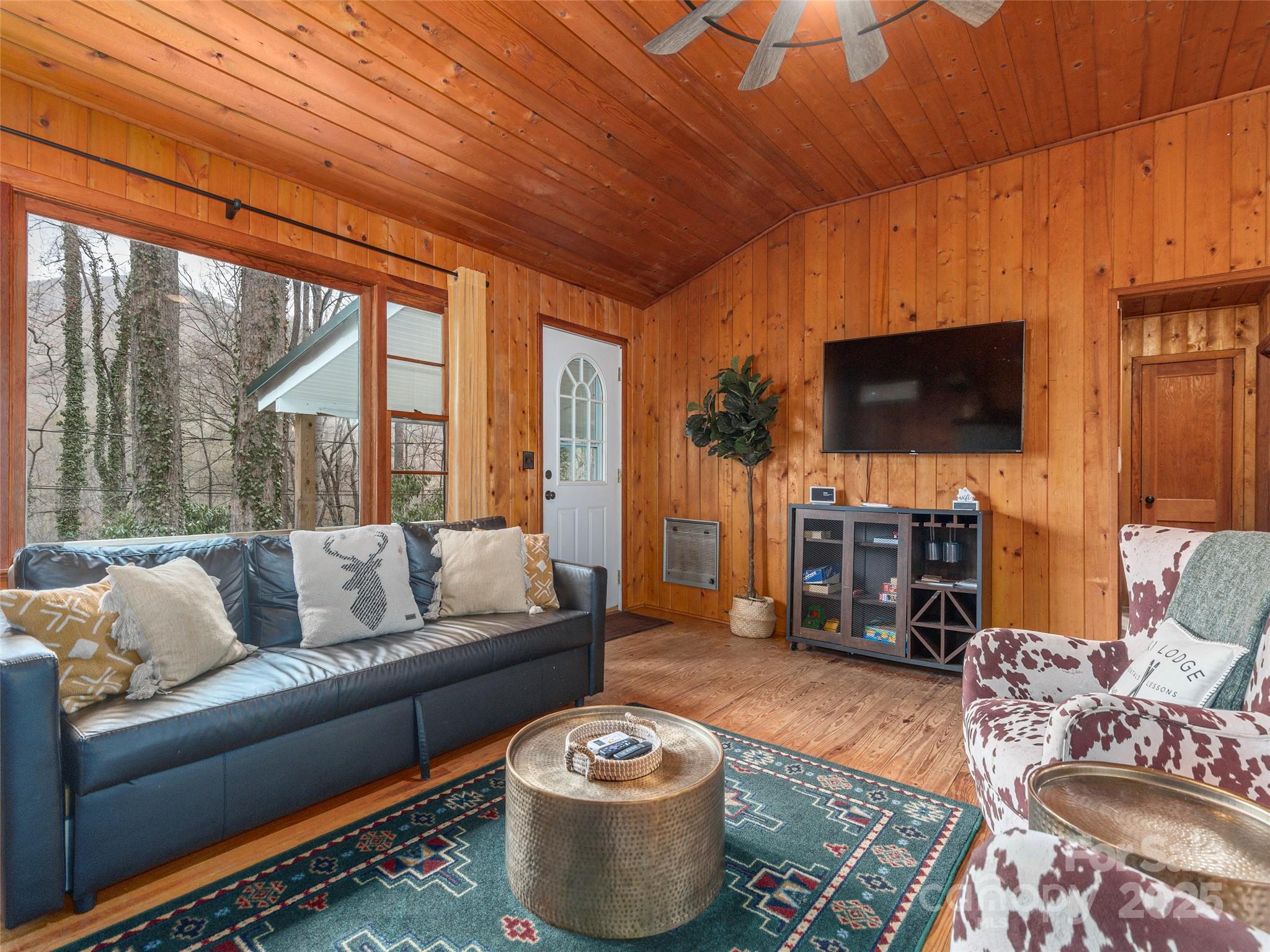 147 Azalea Drive Property Photo 5