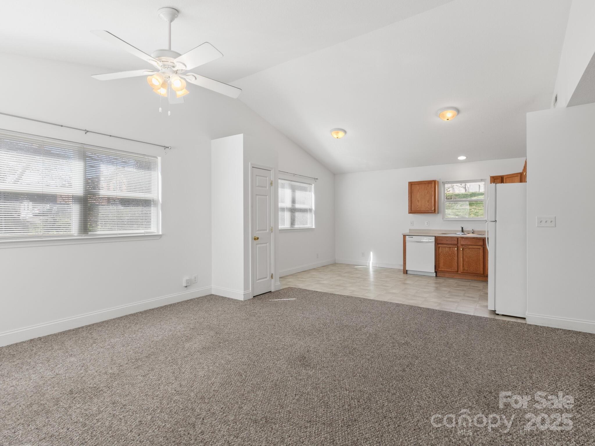 835 3rd Avenue Property Photo 4