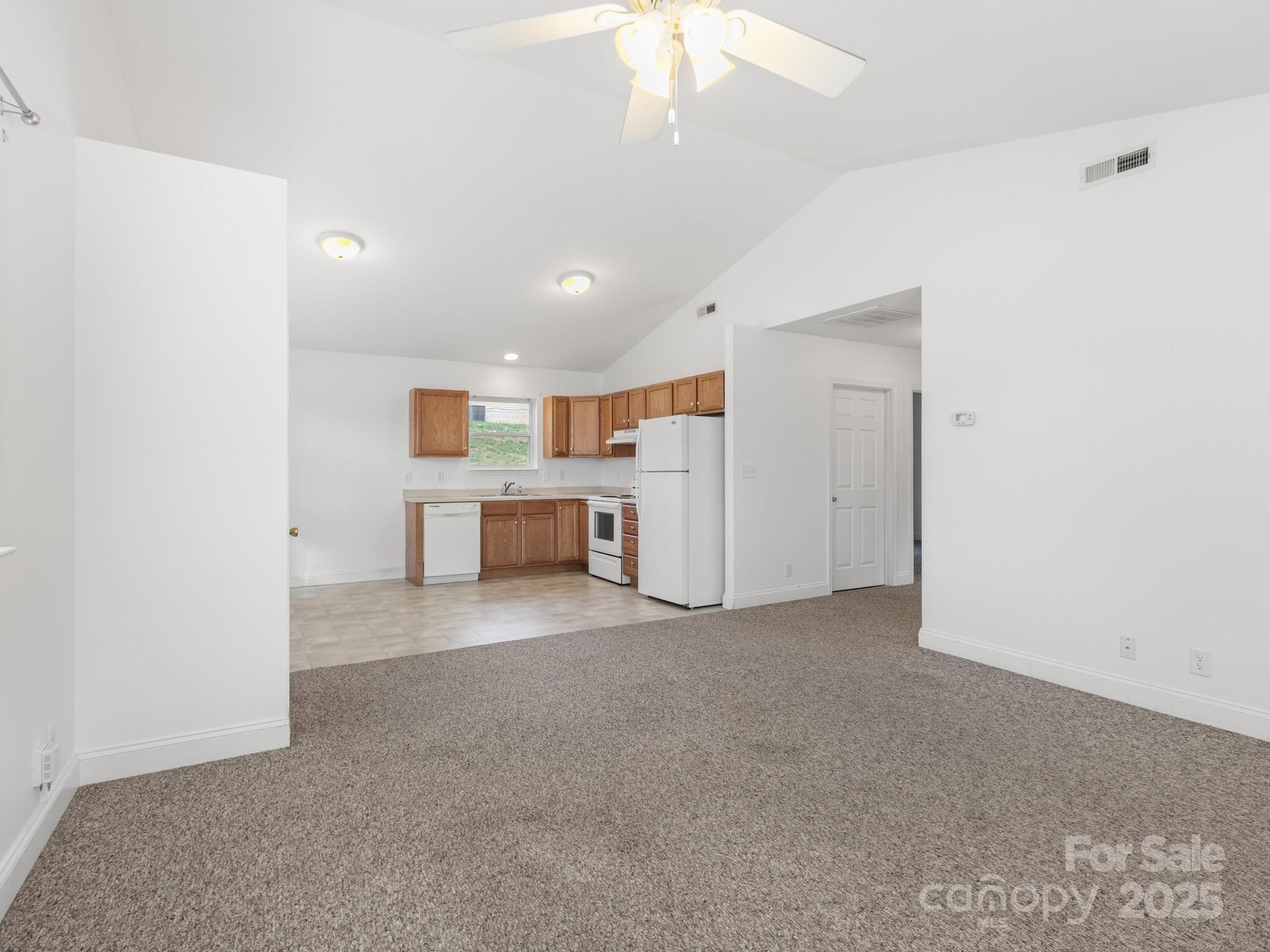 835 3rd Avenue Property Photo 5