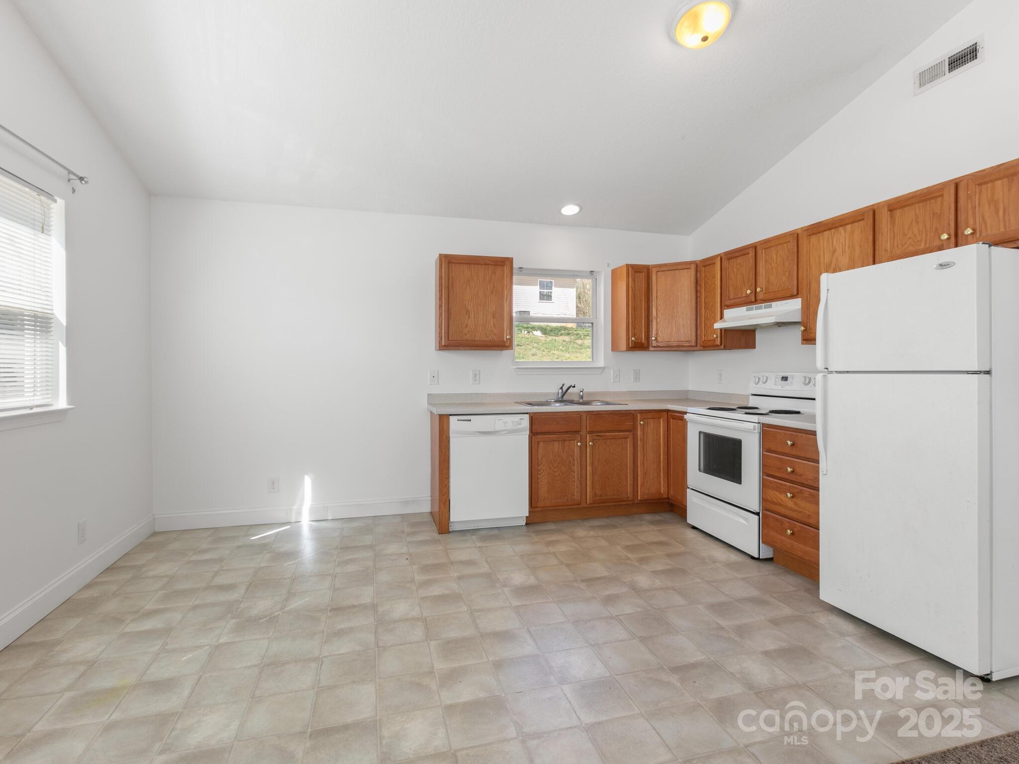 835 3rd Avenue Property Photo 7