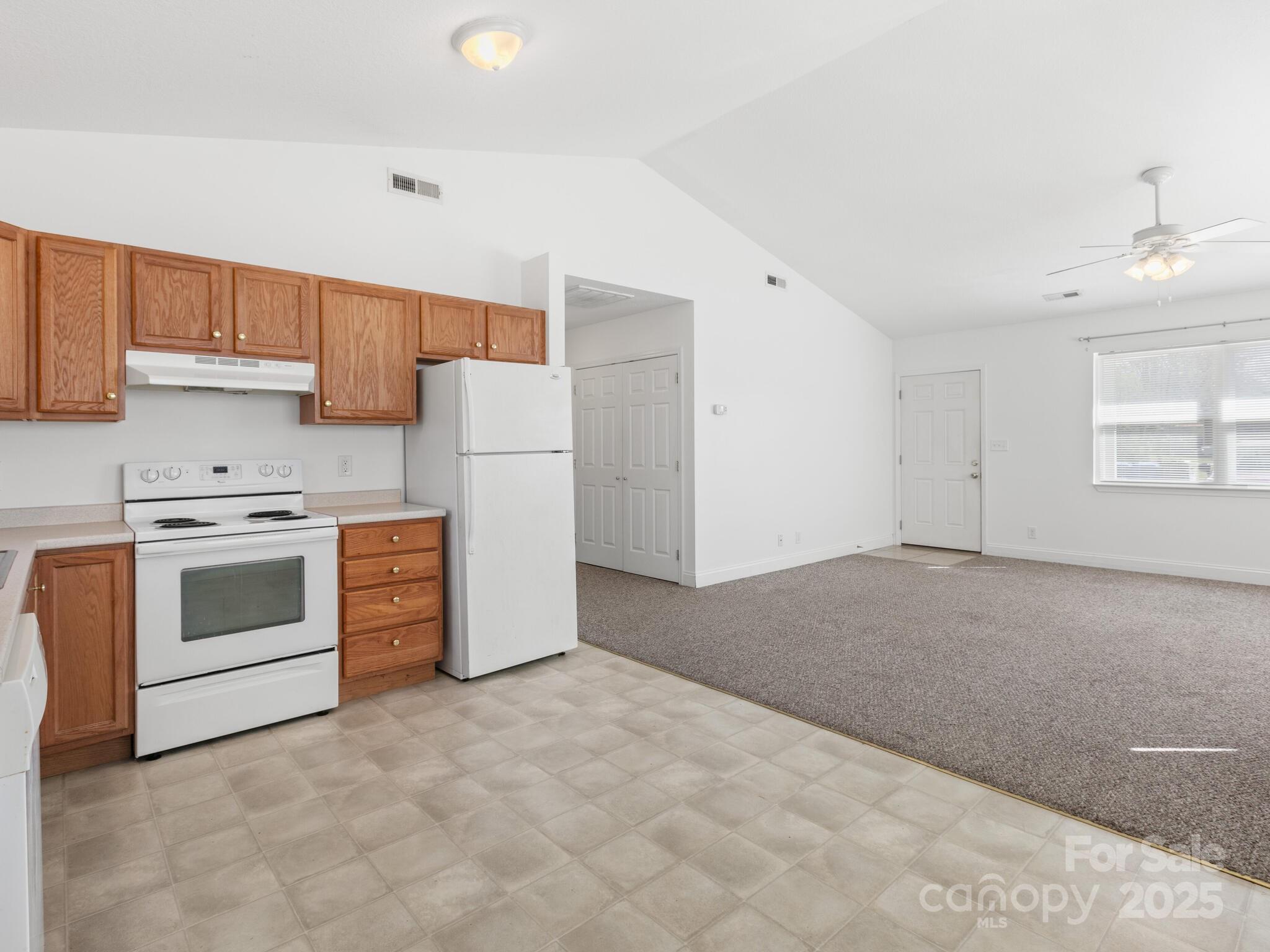 835 3rd Avenue Property Photo 10