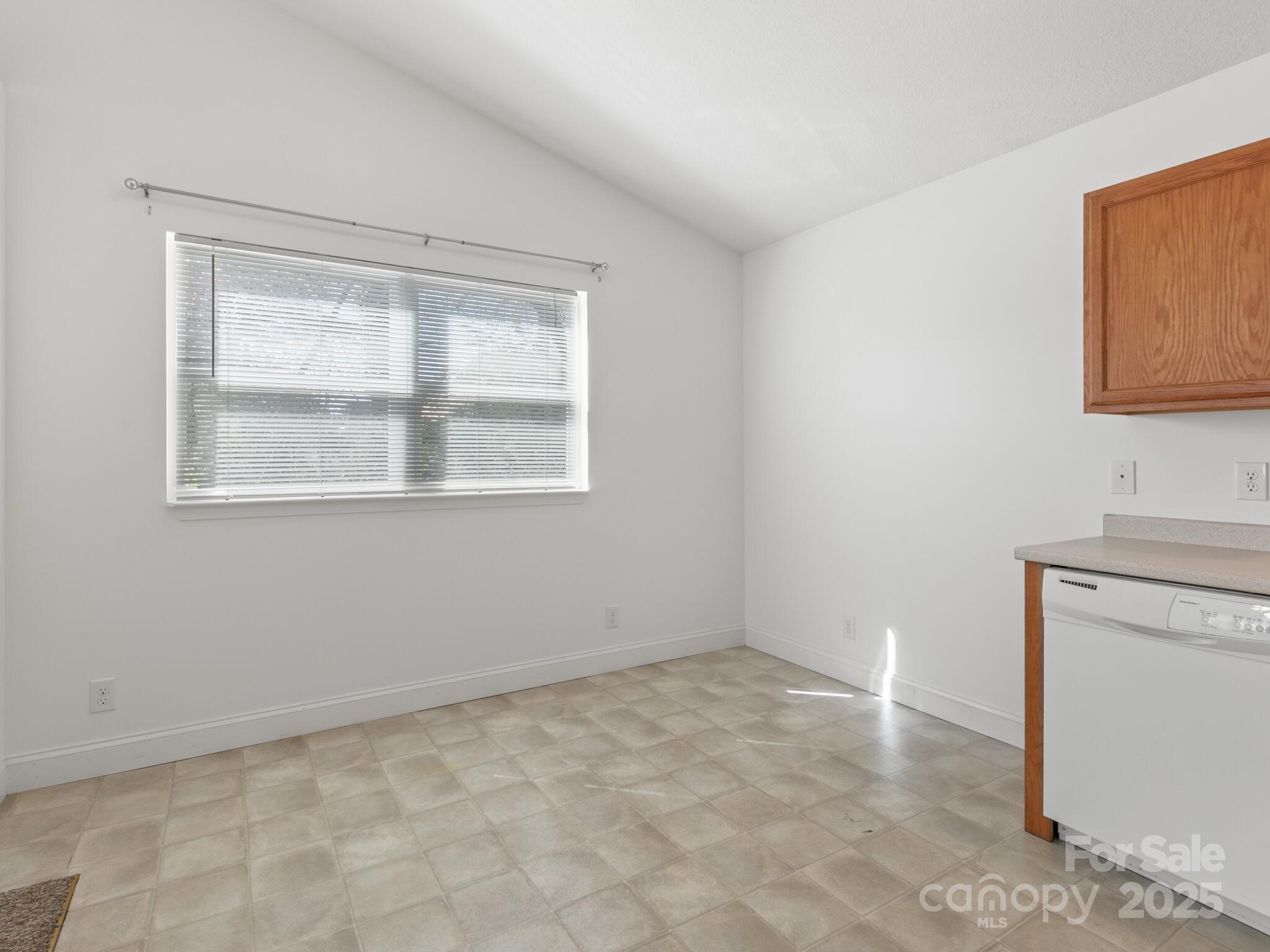 835 3rd Avenue Property Photo 11