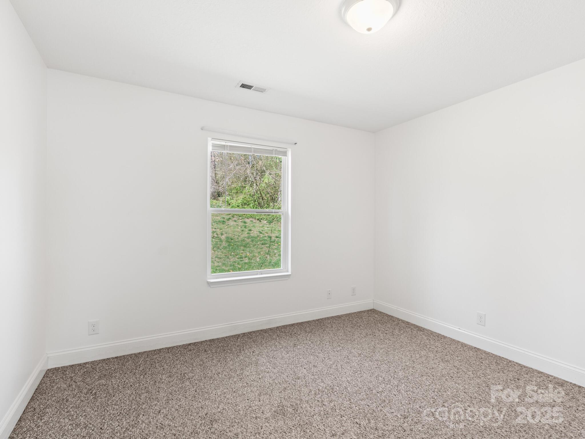 835 3rd Avenue Property Photo 14