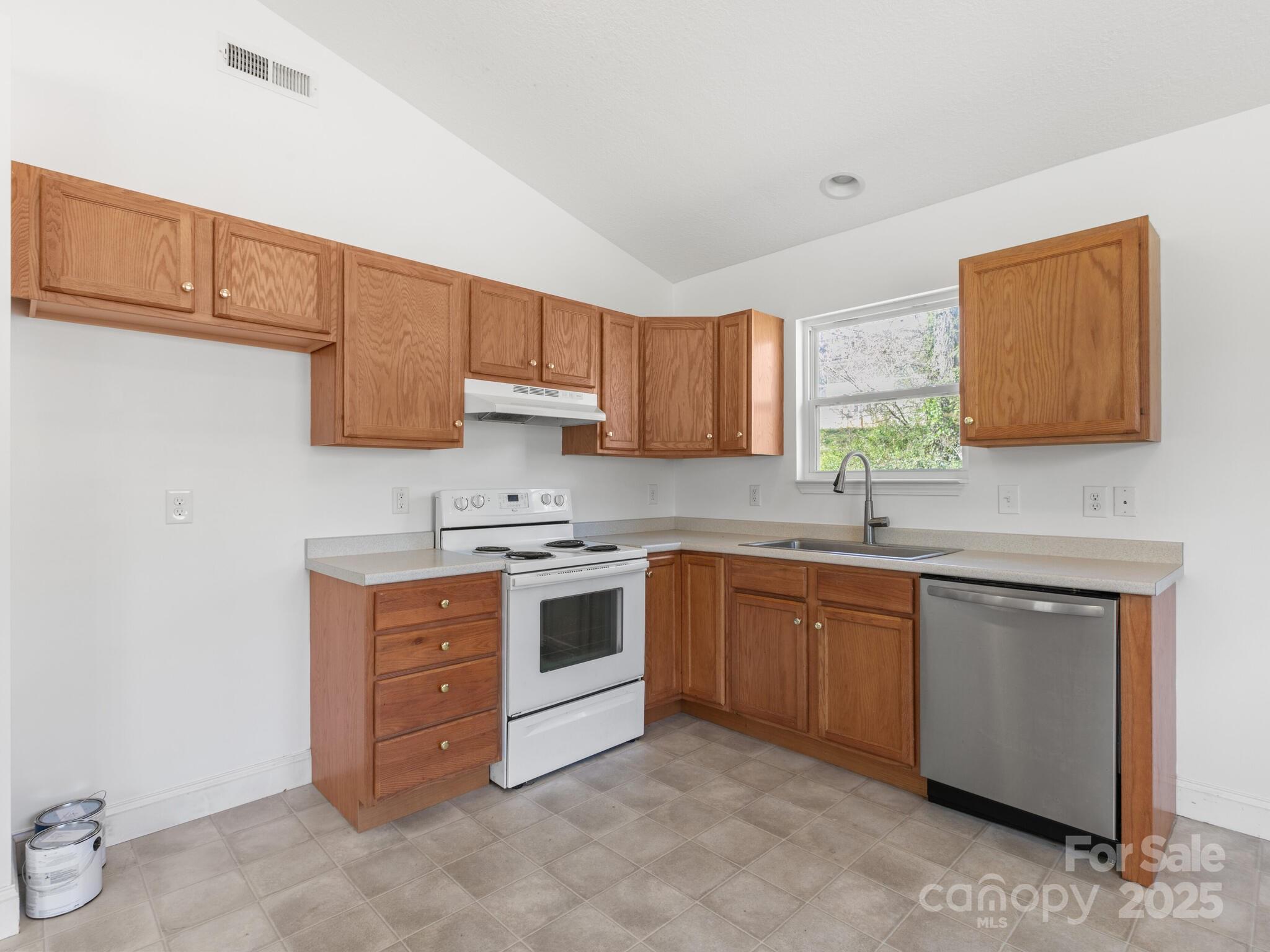 835 3rd Avenue Property Photo 21