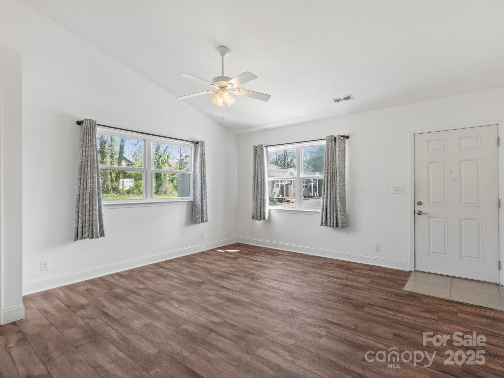 835 3rd Avenue Property Photo 24
